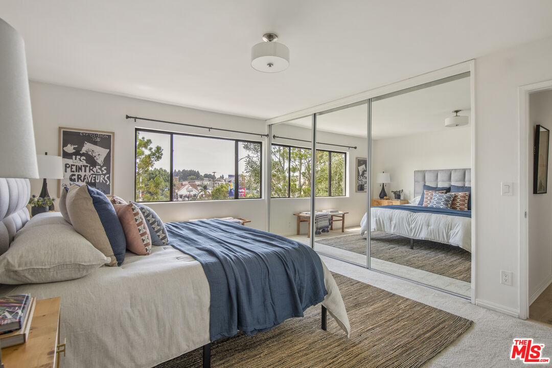 1930 N Vermont Ave Unit: 201