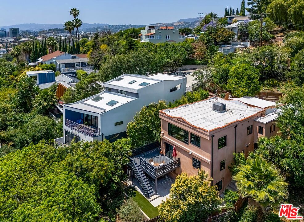 3826 Sunset Dr