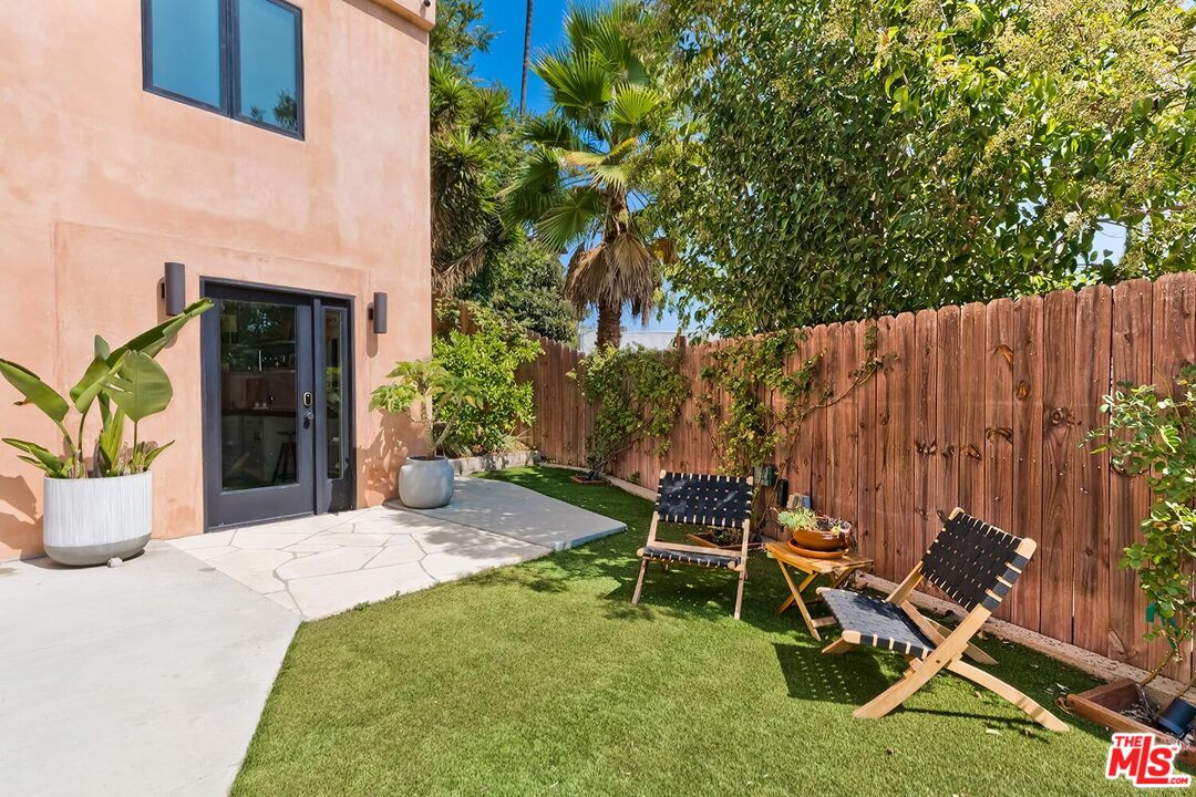 3826 Sunset Dr