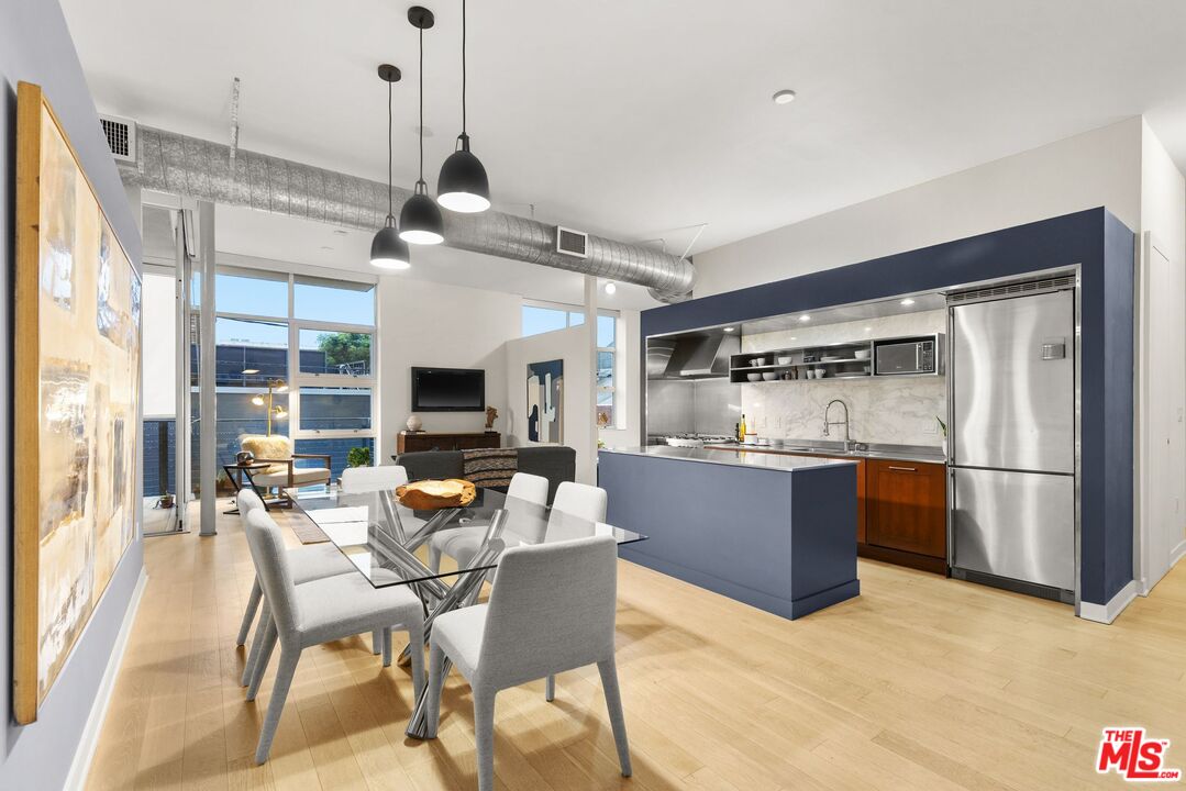 4080 Glencoe Ave Unit: 220