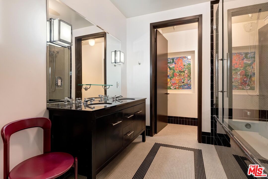 1645 Vine St Unit: 504