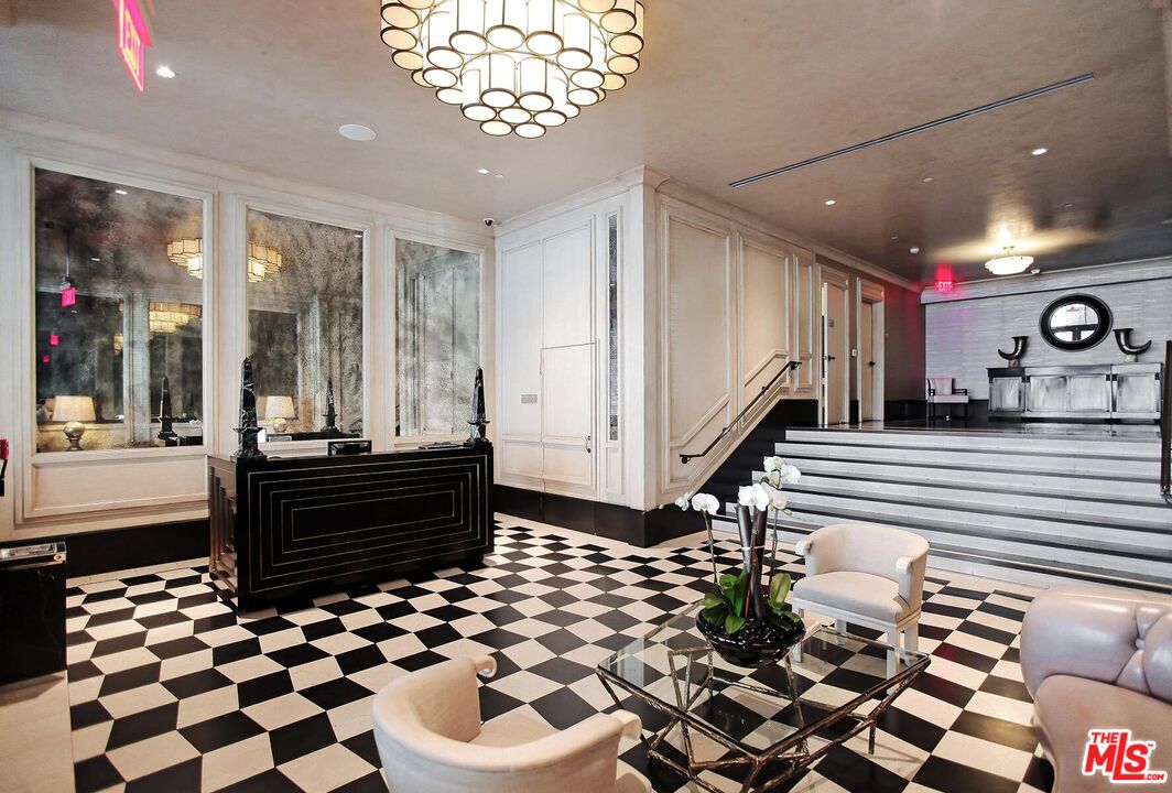 1645 Vine St Unit: 504