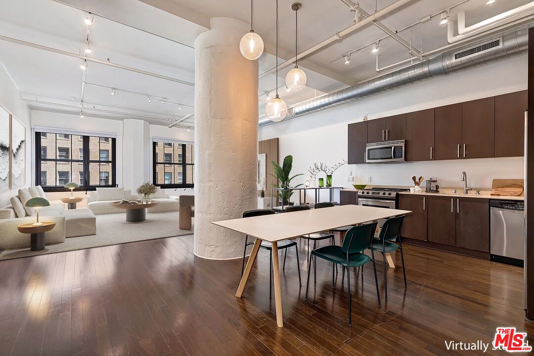 1645 Vine St Unit: 504