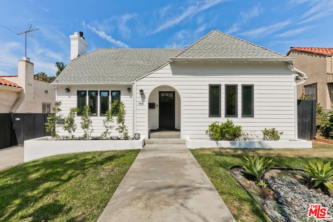 1015 S Tremaine Ave