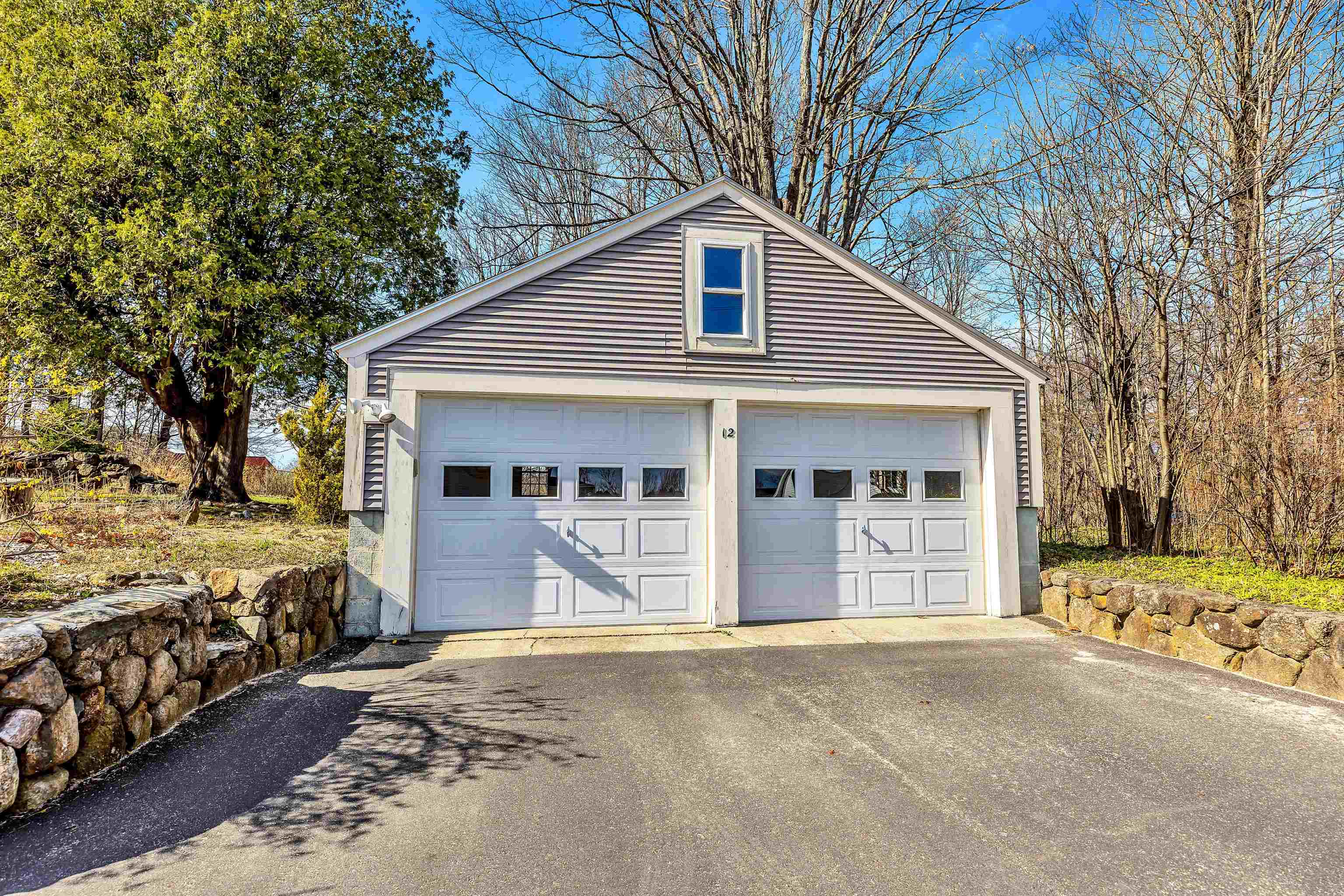 12 Vine Street