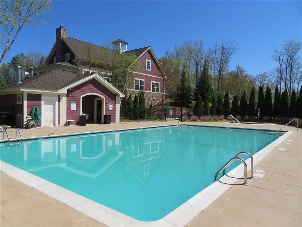 65 Centerwood Way