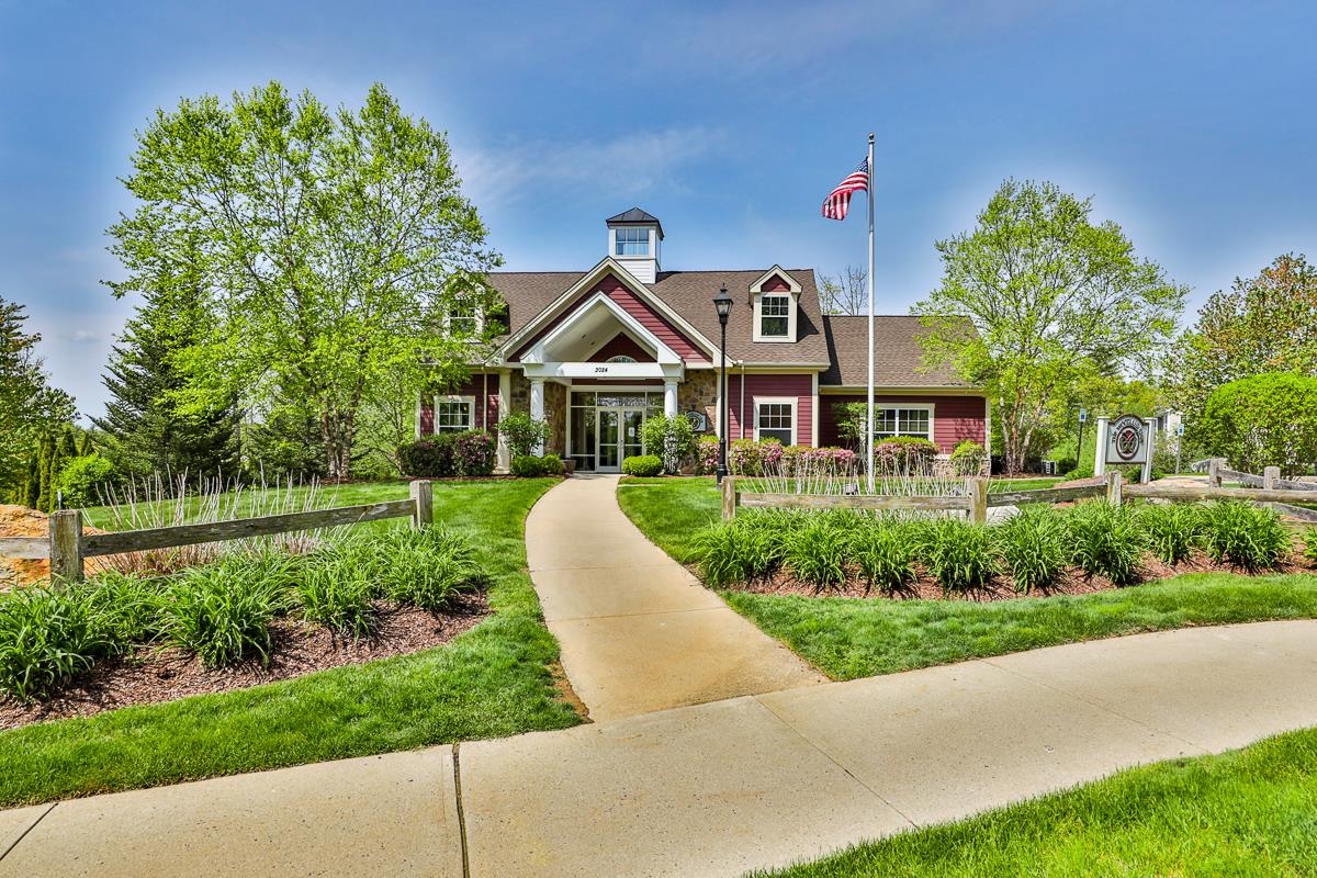 65 Centerwood Way