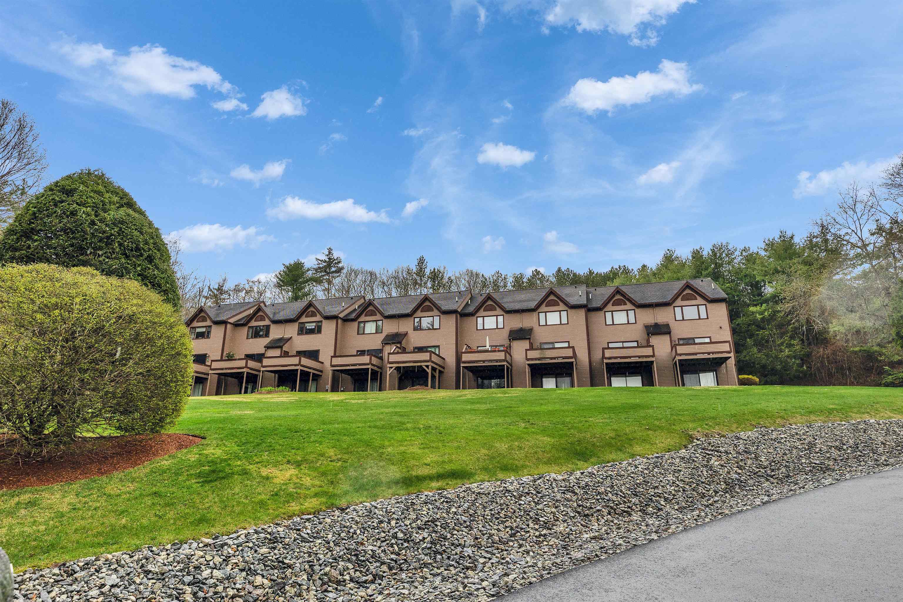 201 Eastview Drive Unit: 201