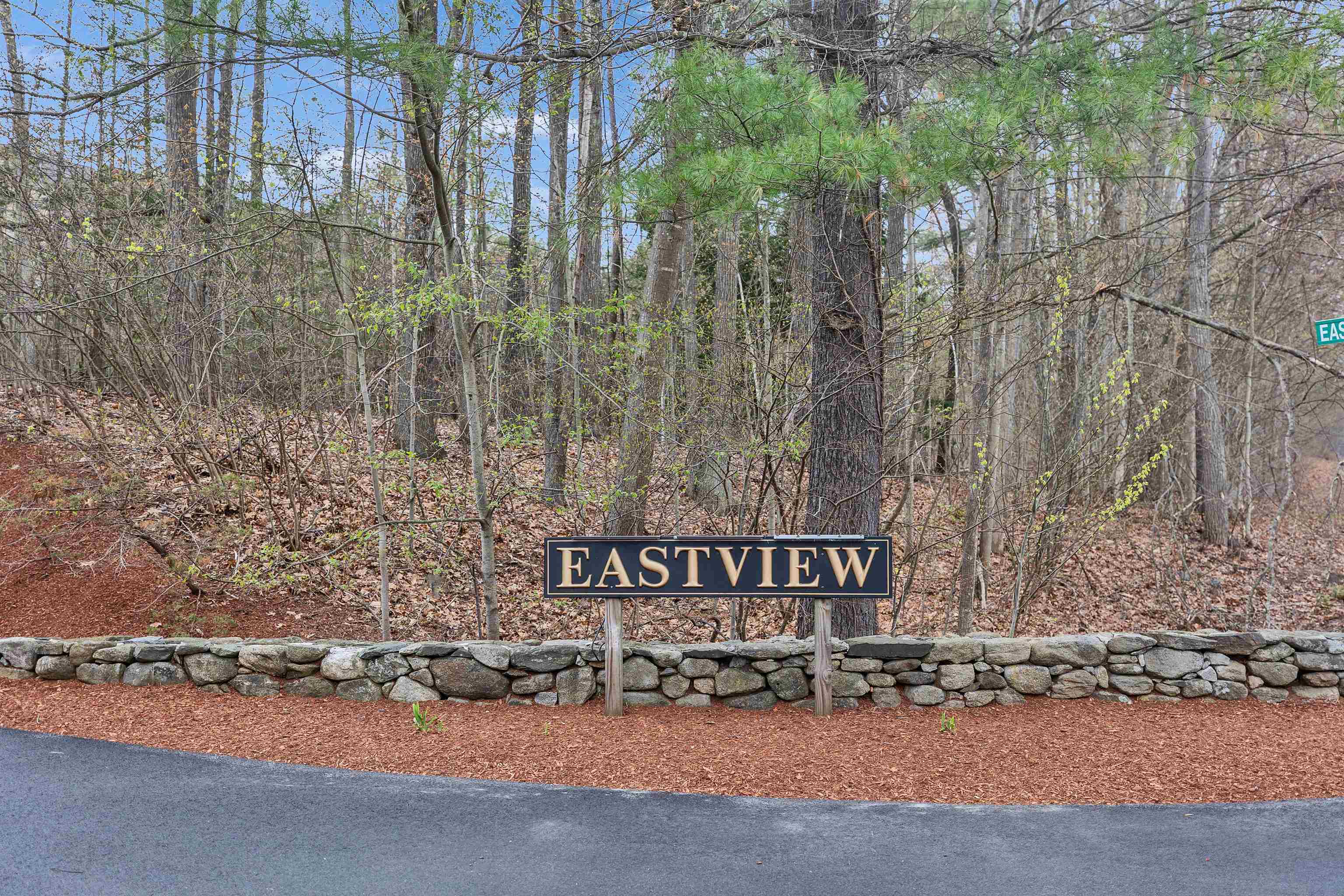 201 Eastview Drive Unit: 201