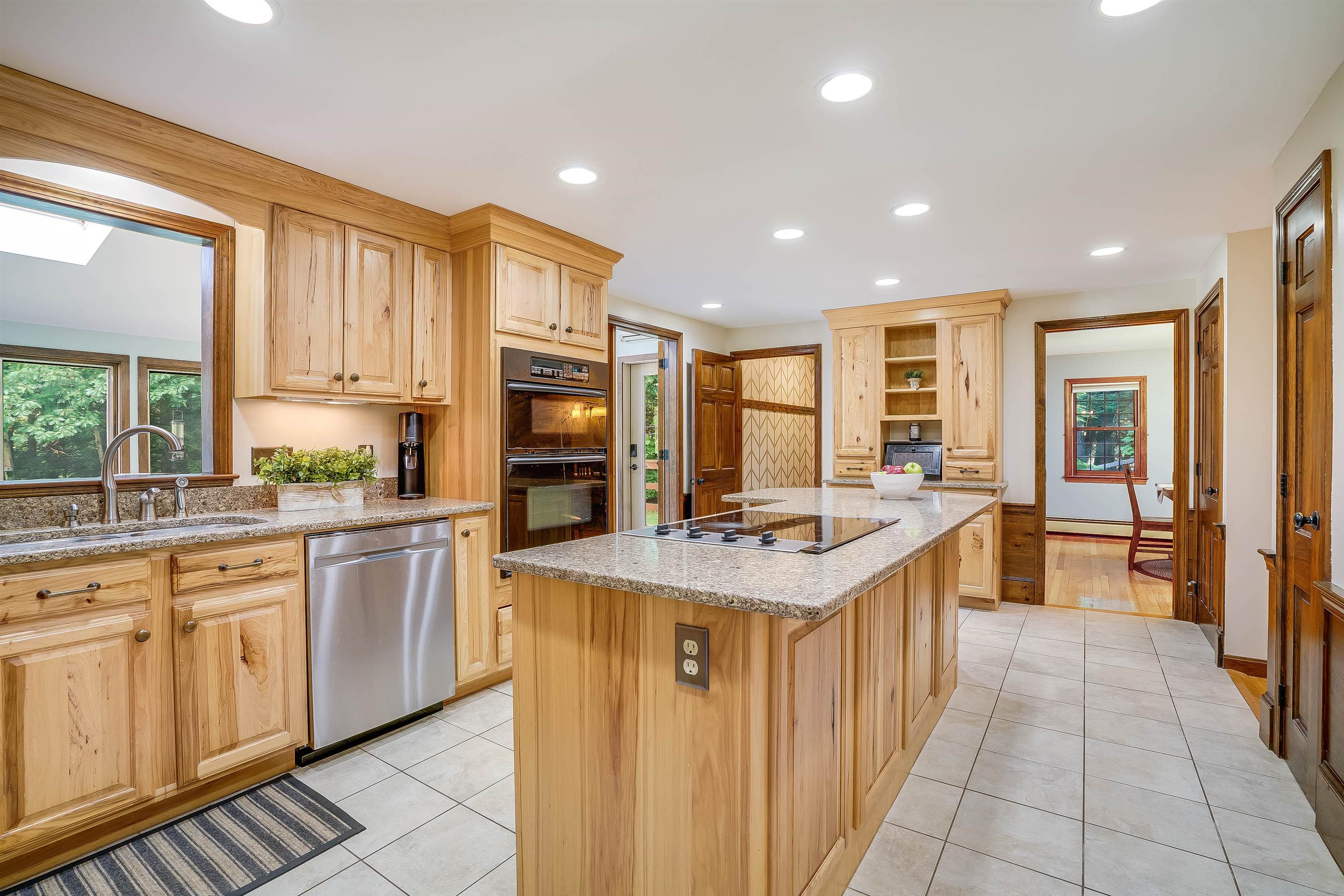127 Rideout Road
