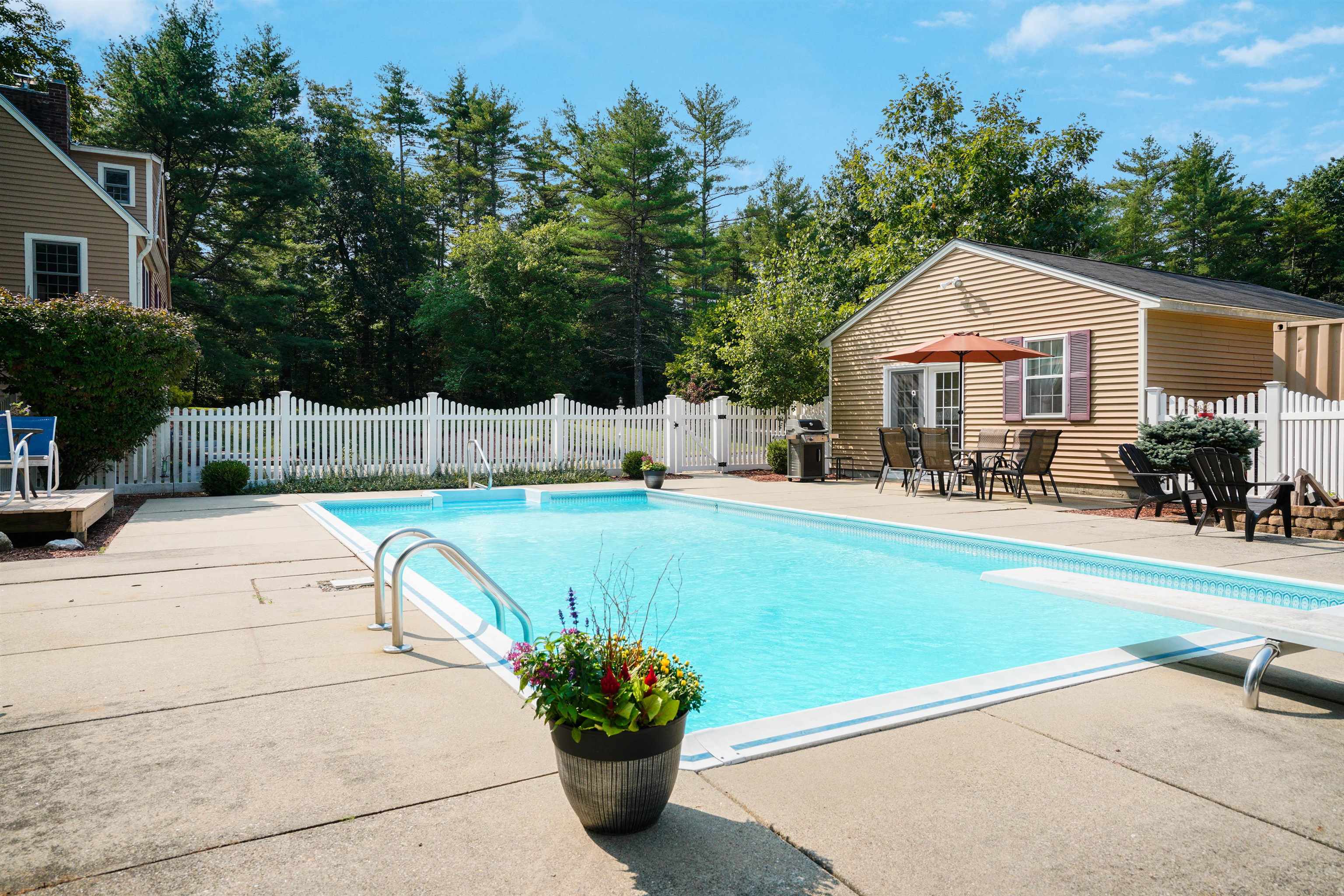 127 Rideout Road