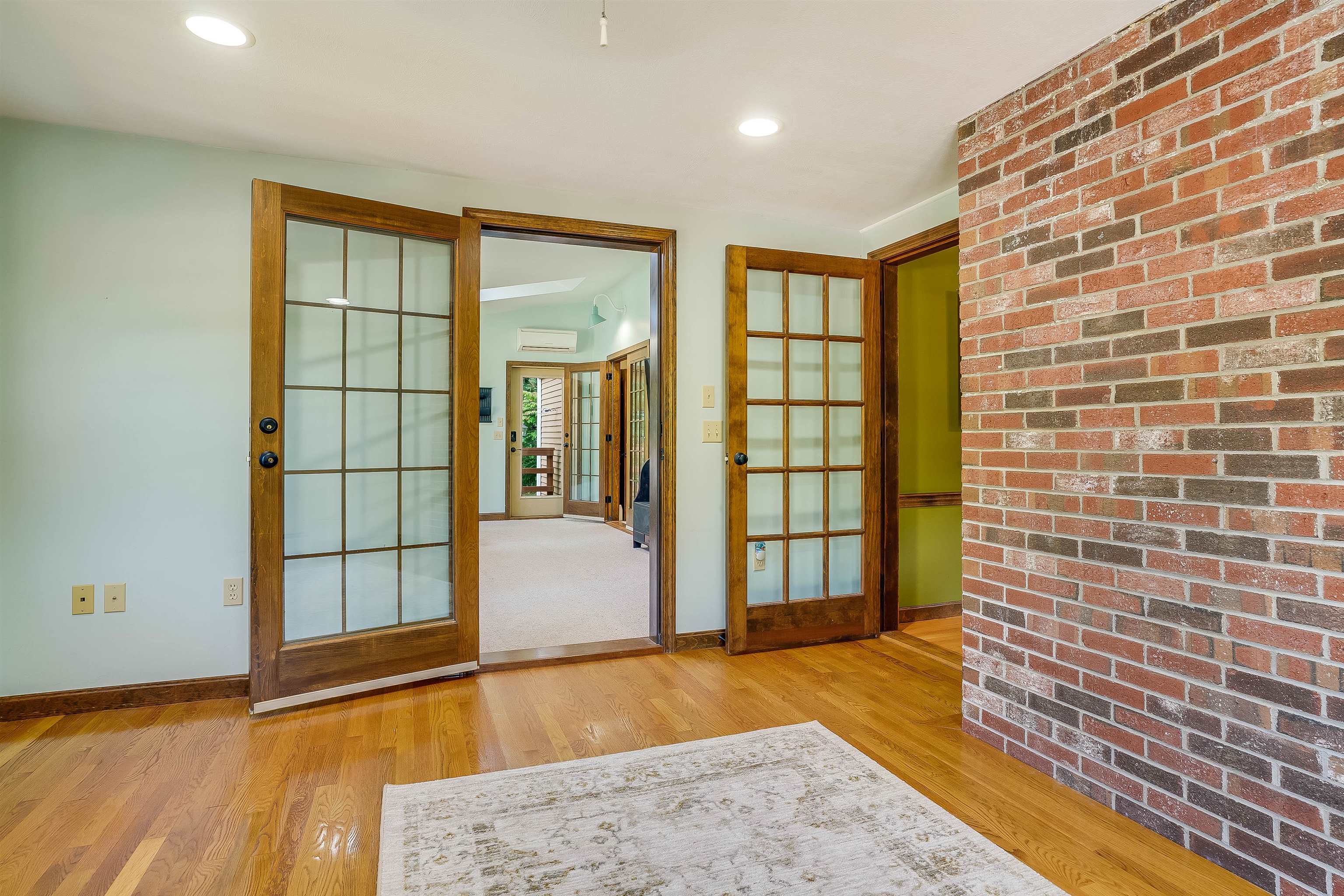 127 Rideout Road