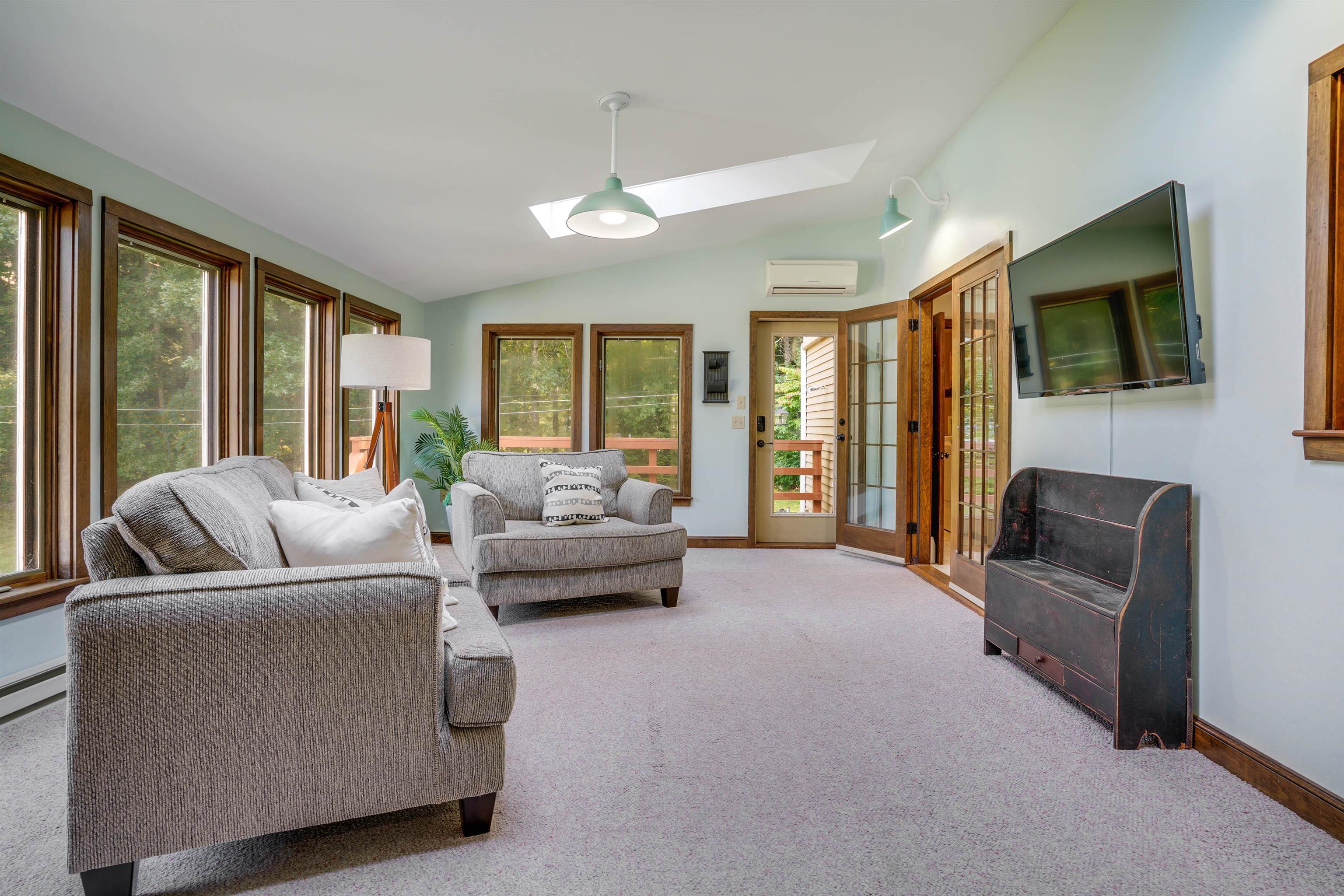 127 Rideout Road