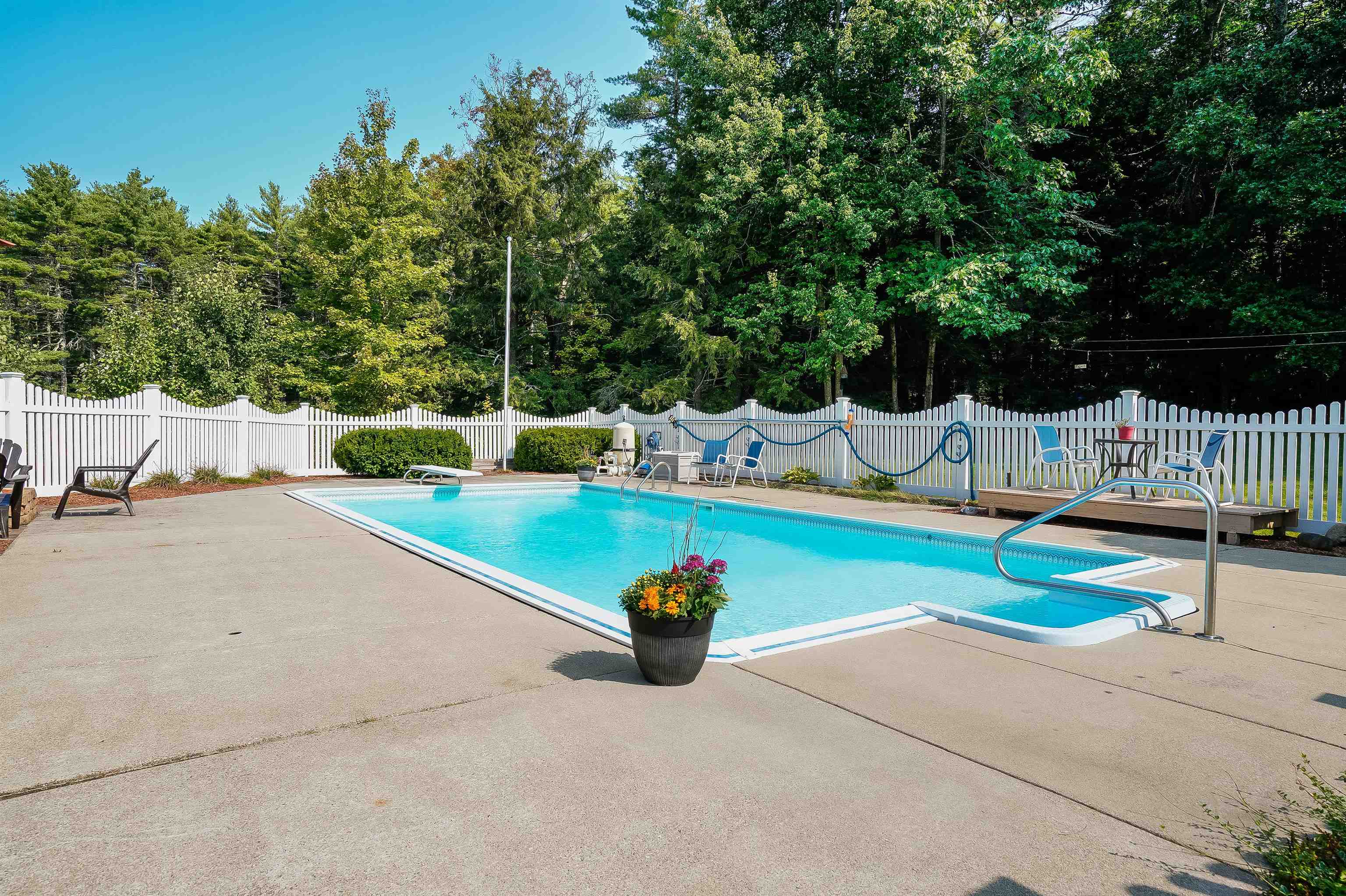 127 Rideout Road
