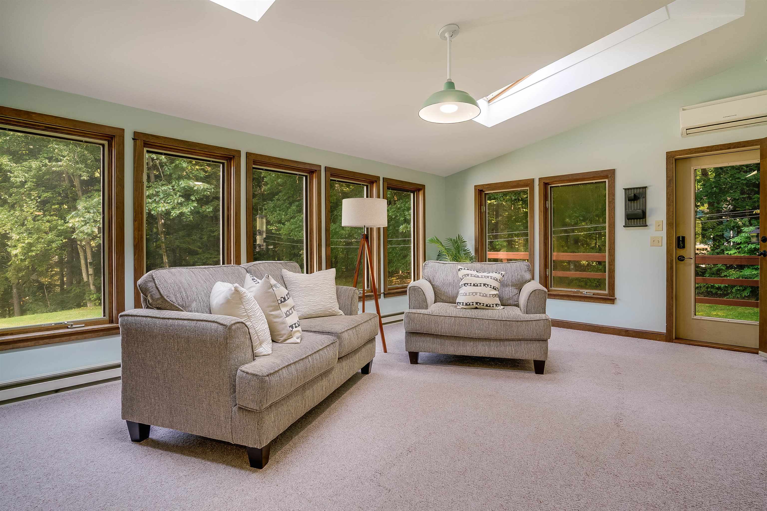127 Rideout Road