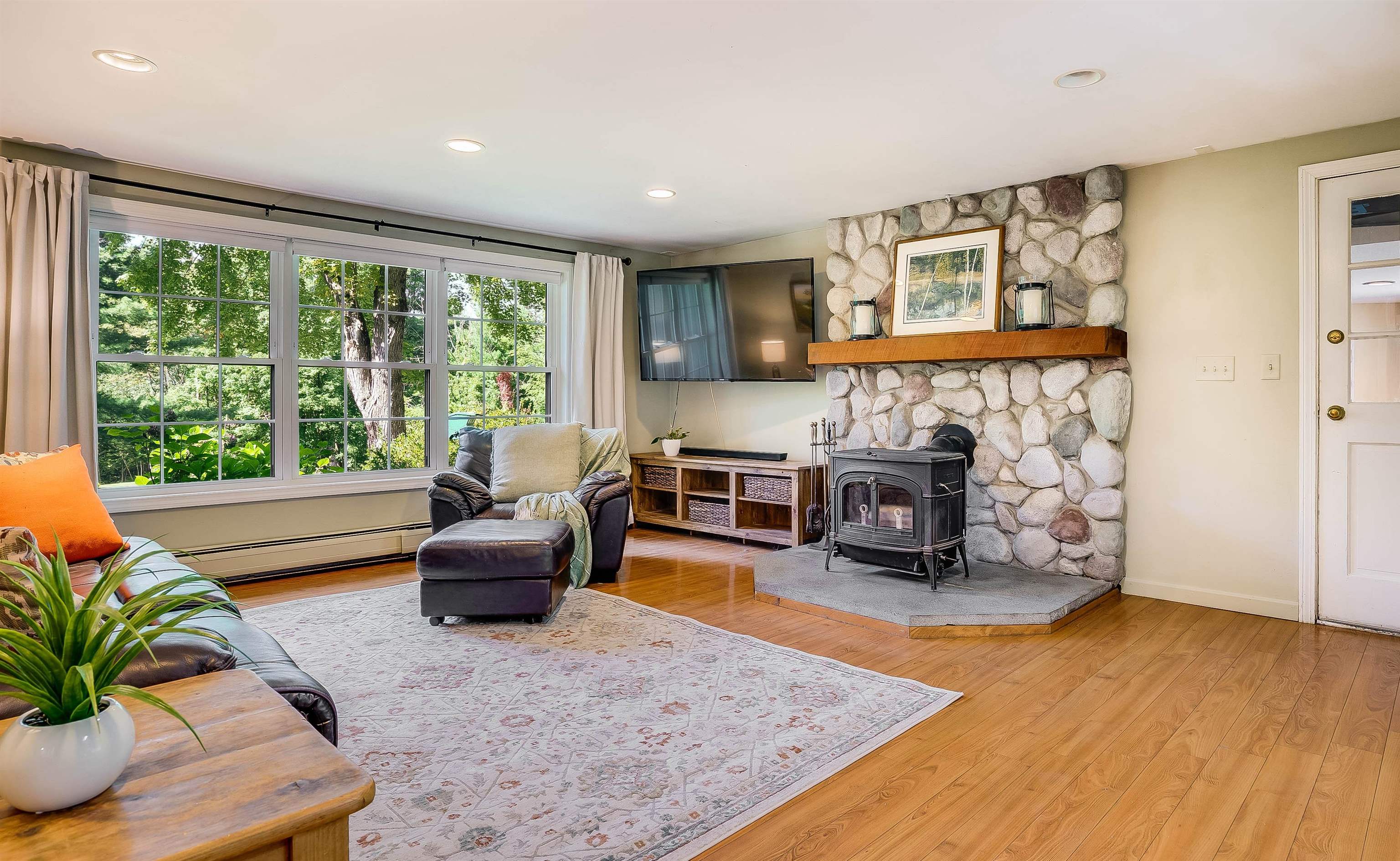 19 Spring Hill Road