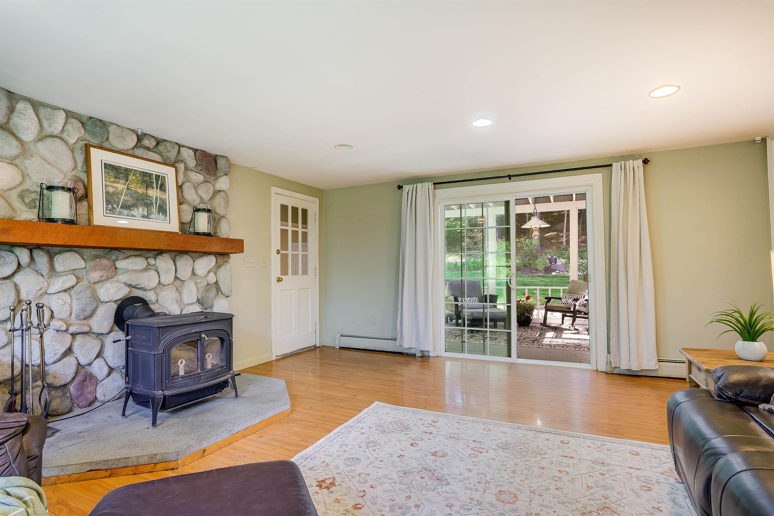 19 Spring Hill Road