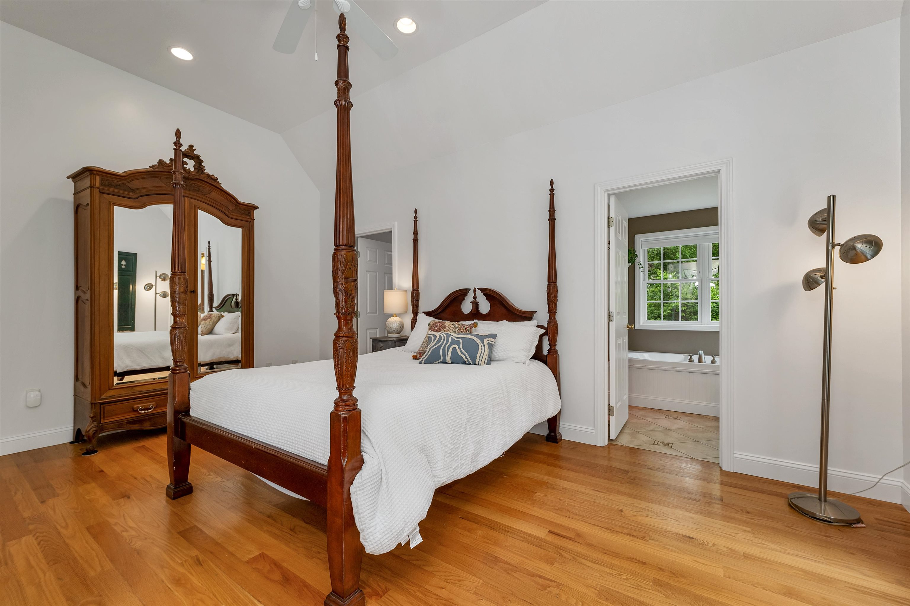 15 Largo Knoll