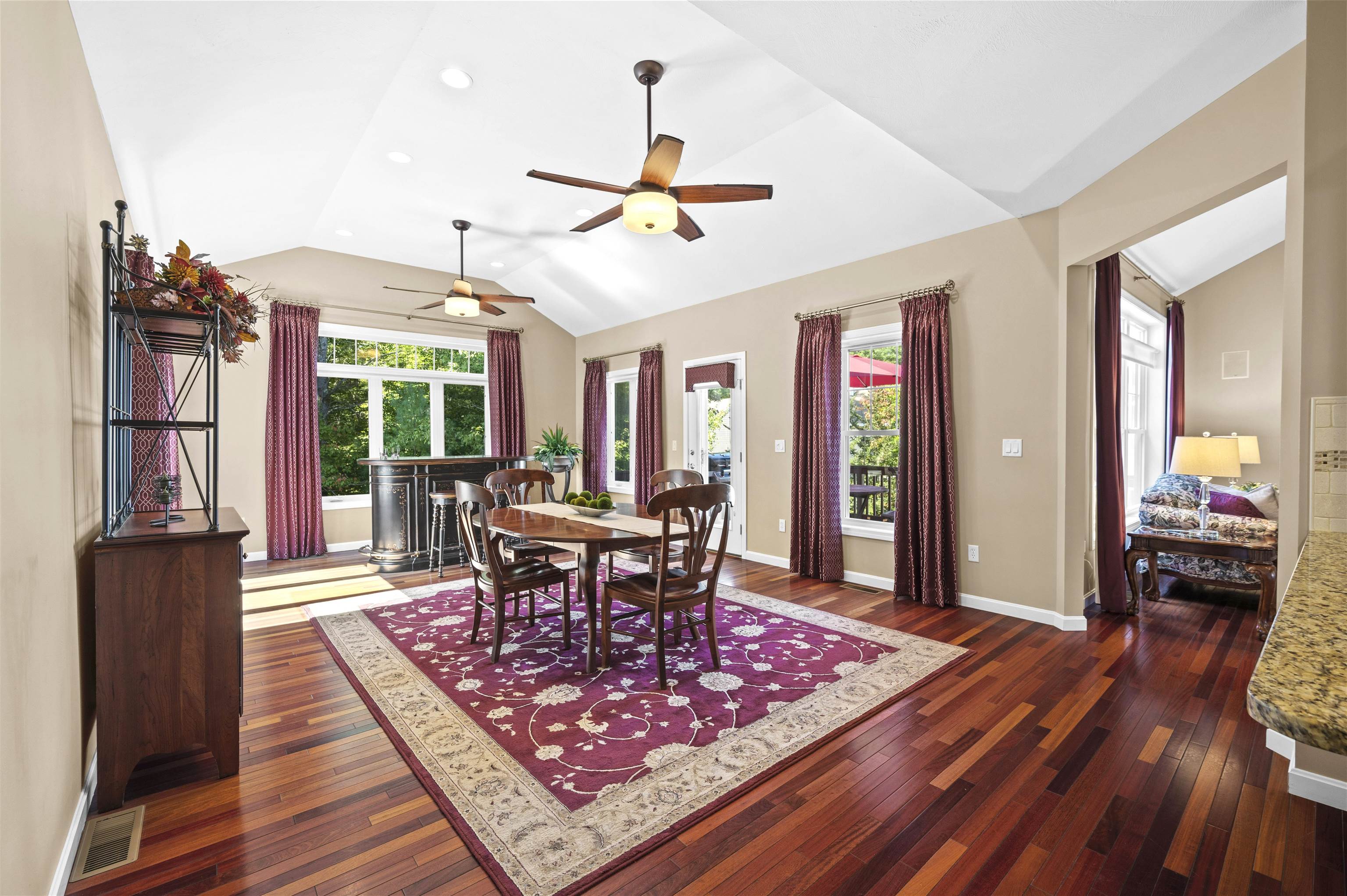 3 Glen Court