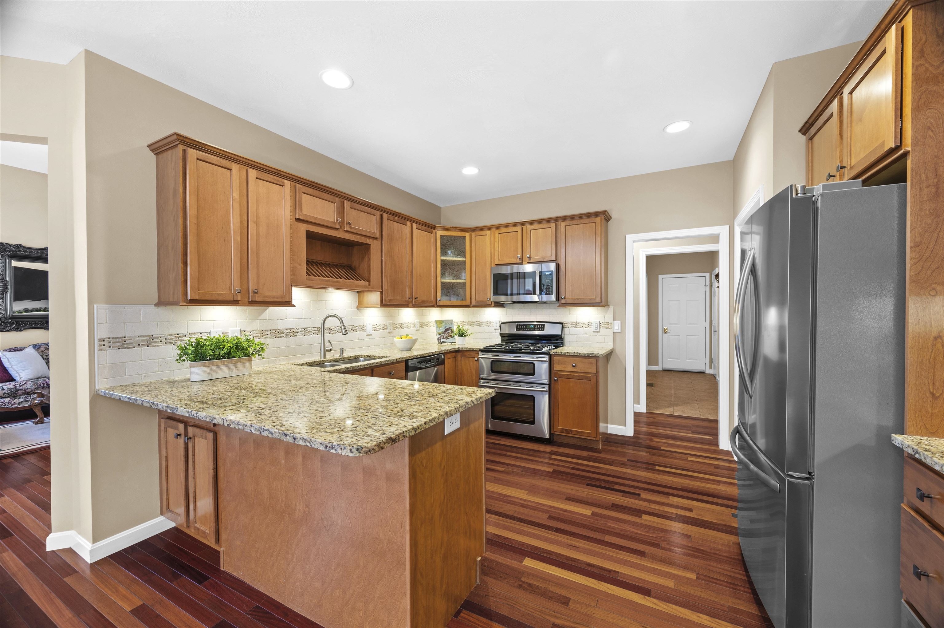 3 Glen Court