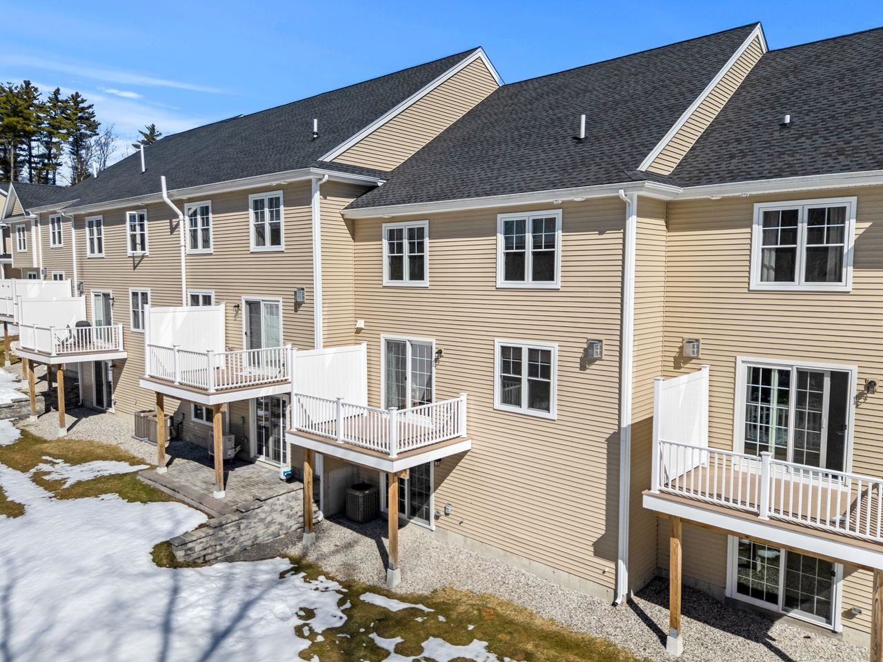 211 Woodview Way