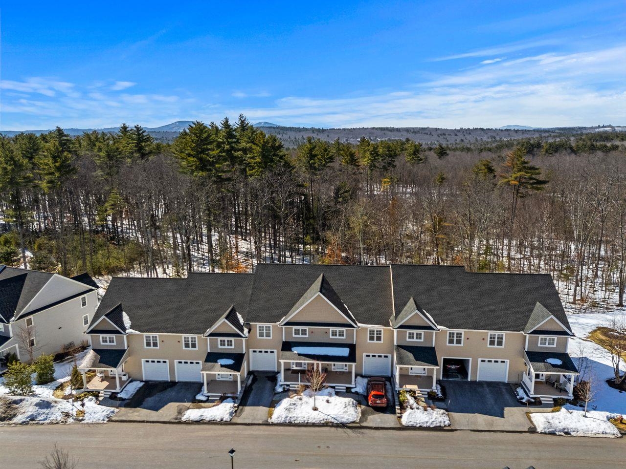 211 Woodview Way