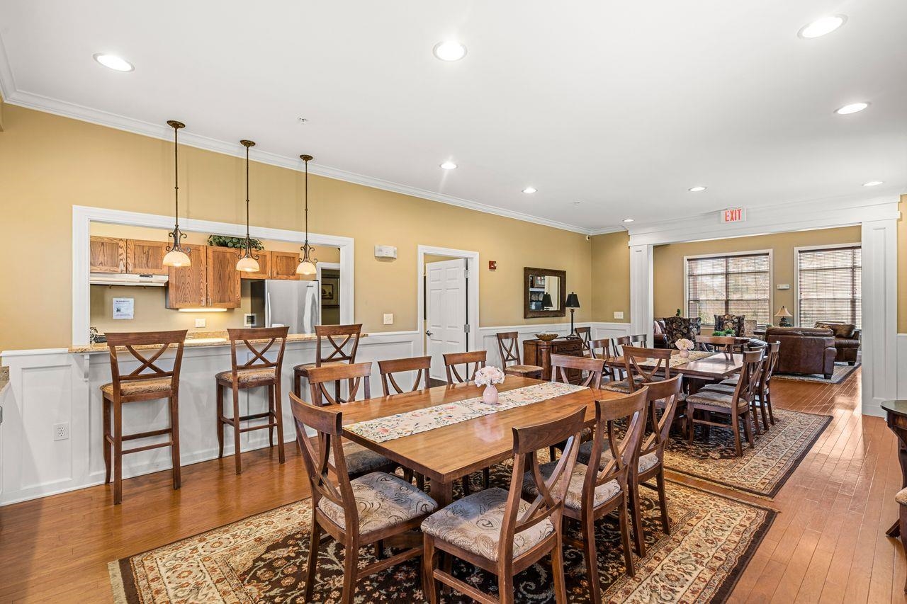 211 Woodview Way