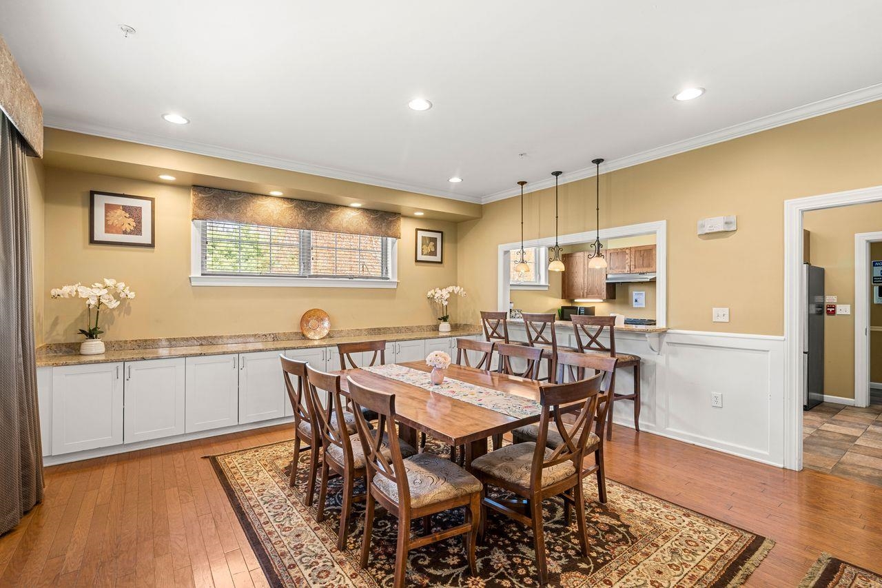 211 Woodview Way