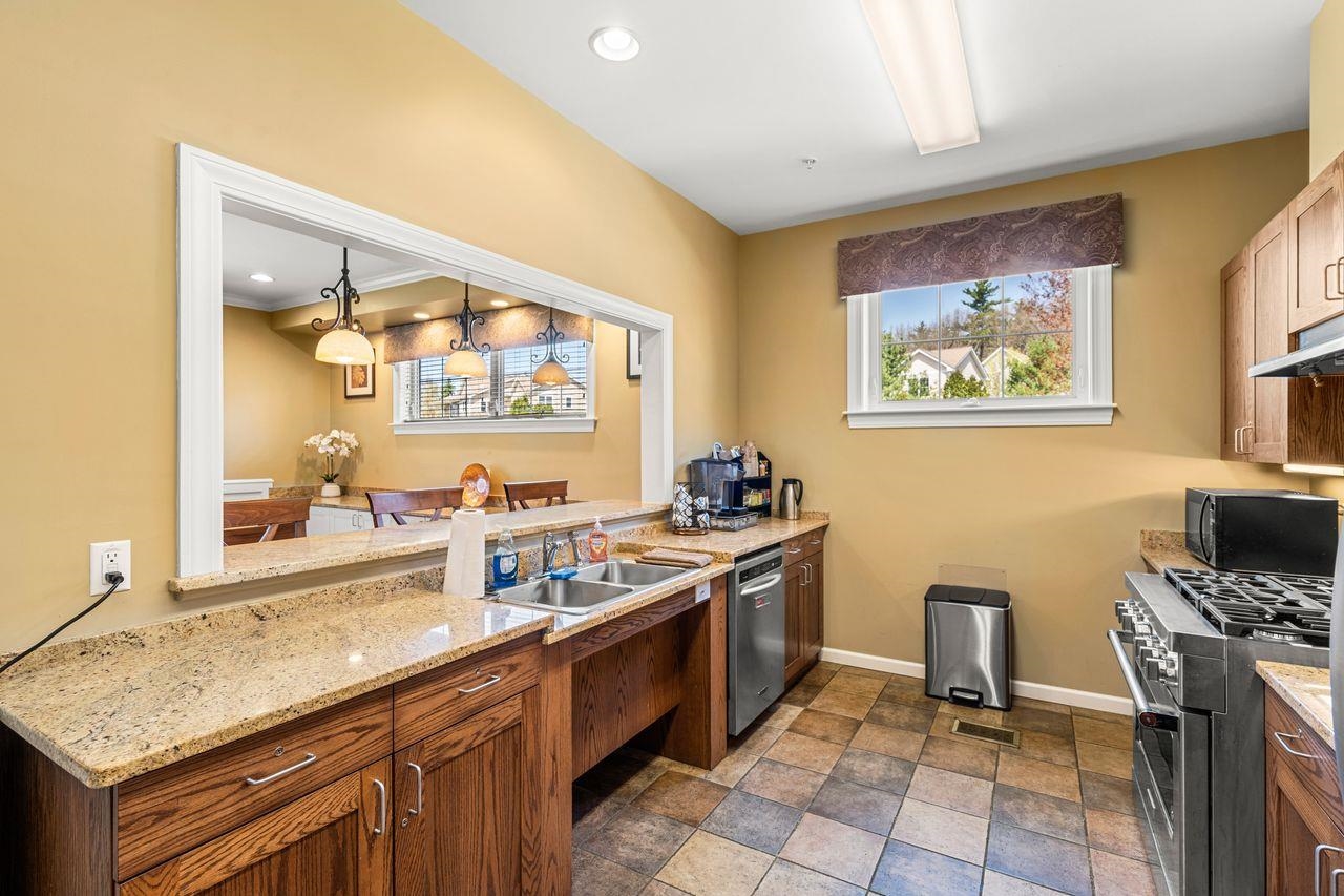 211 Woodview Way