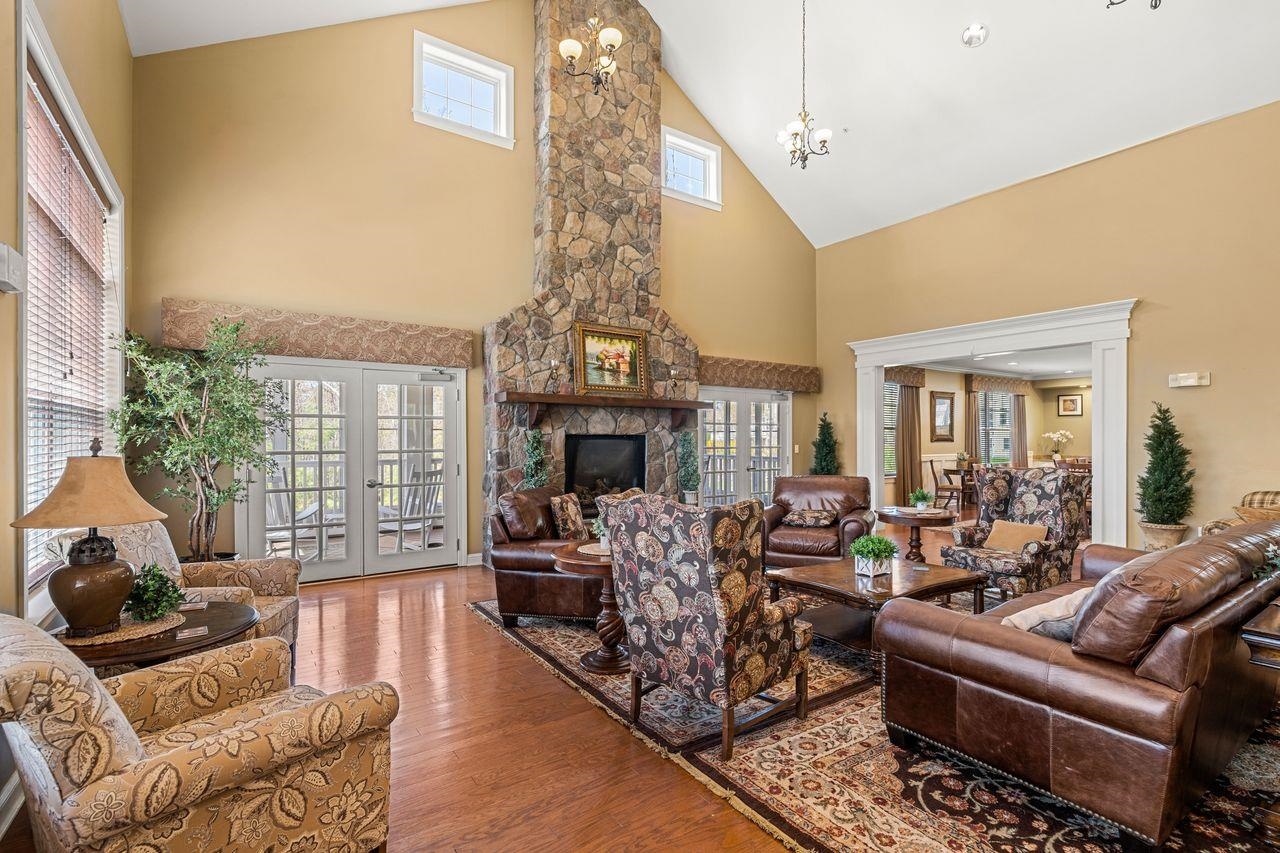 211 Woodview Way