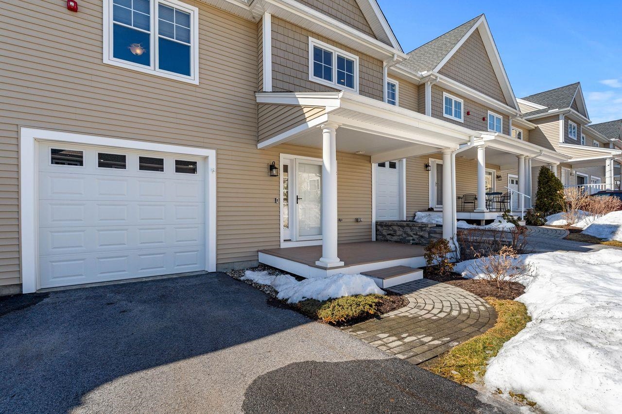 211 Woodview Way