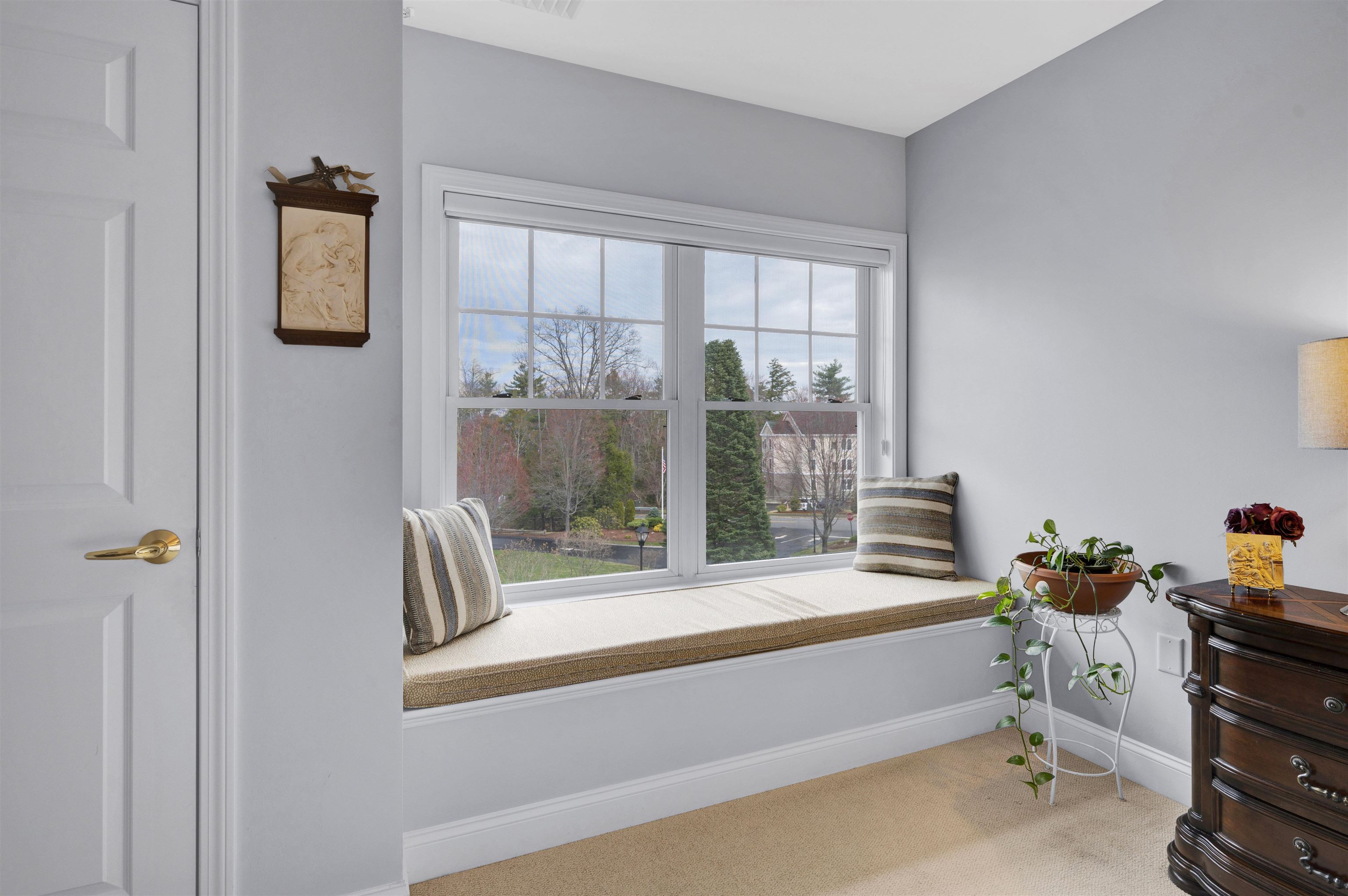 65 Hawthorne Drive Unit: 305