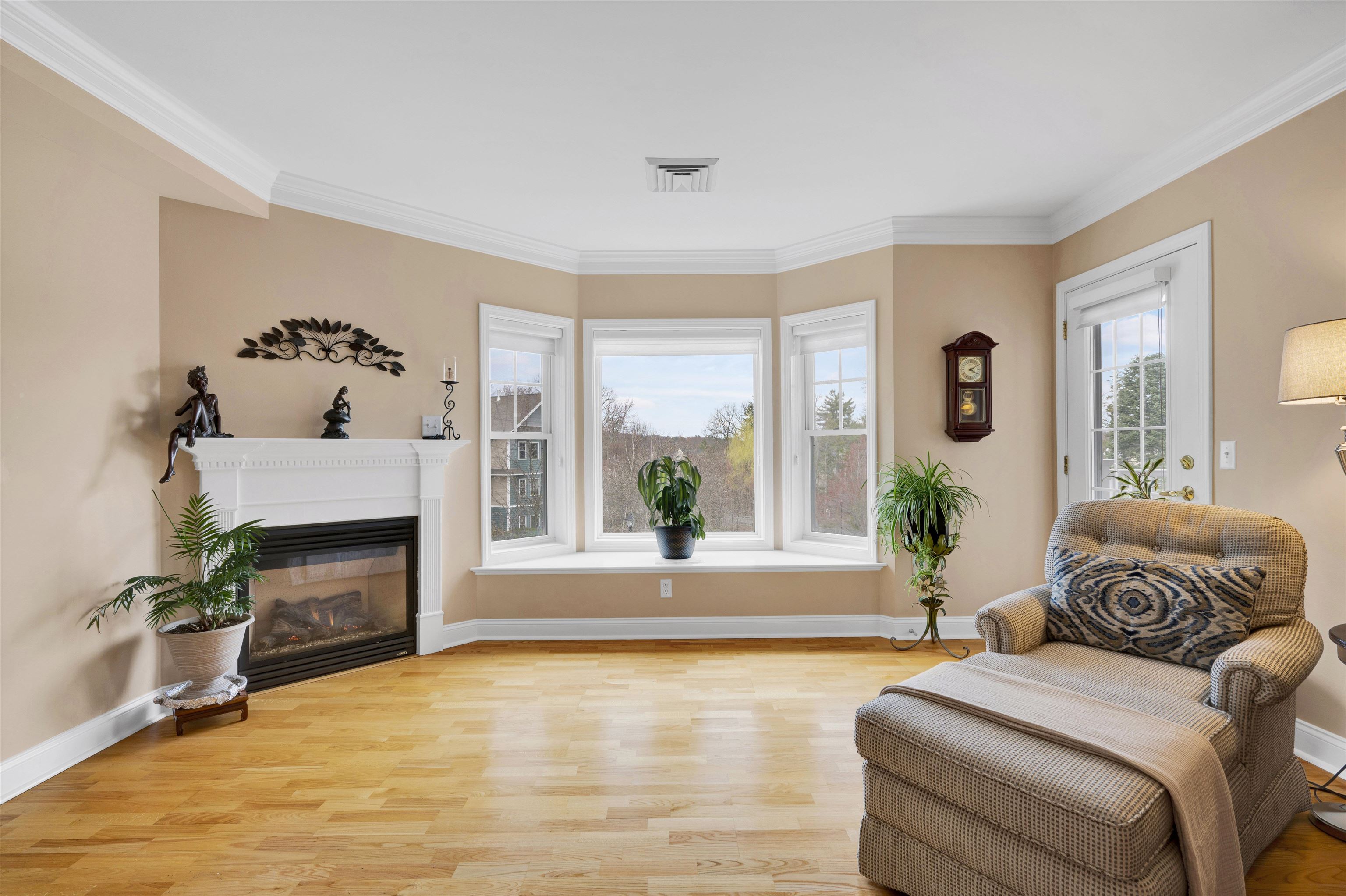 65 Hawthorne Drive Unit: 305