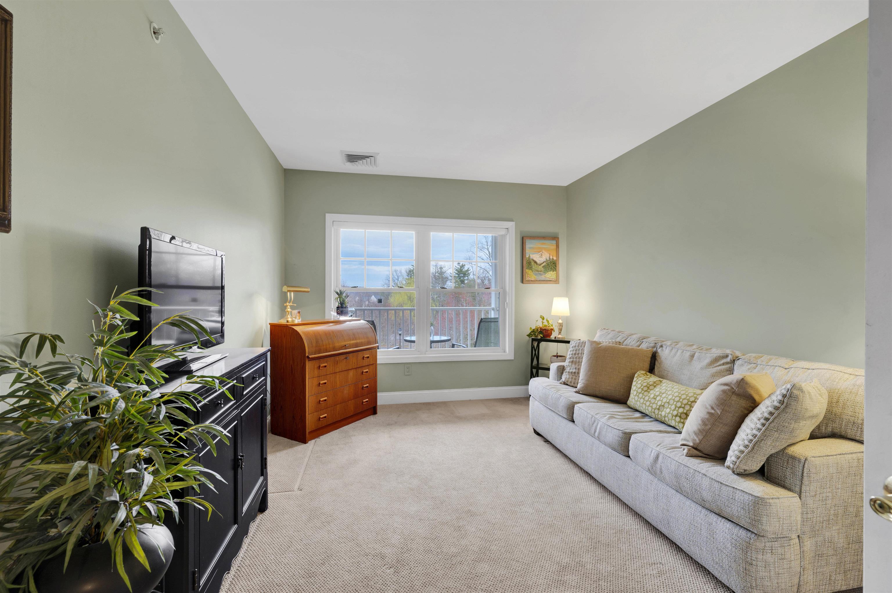 65 Hawthorne Drive Unit: 305