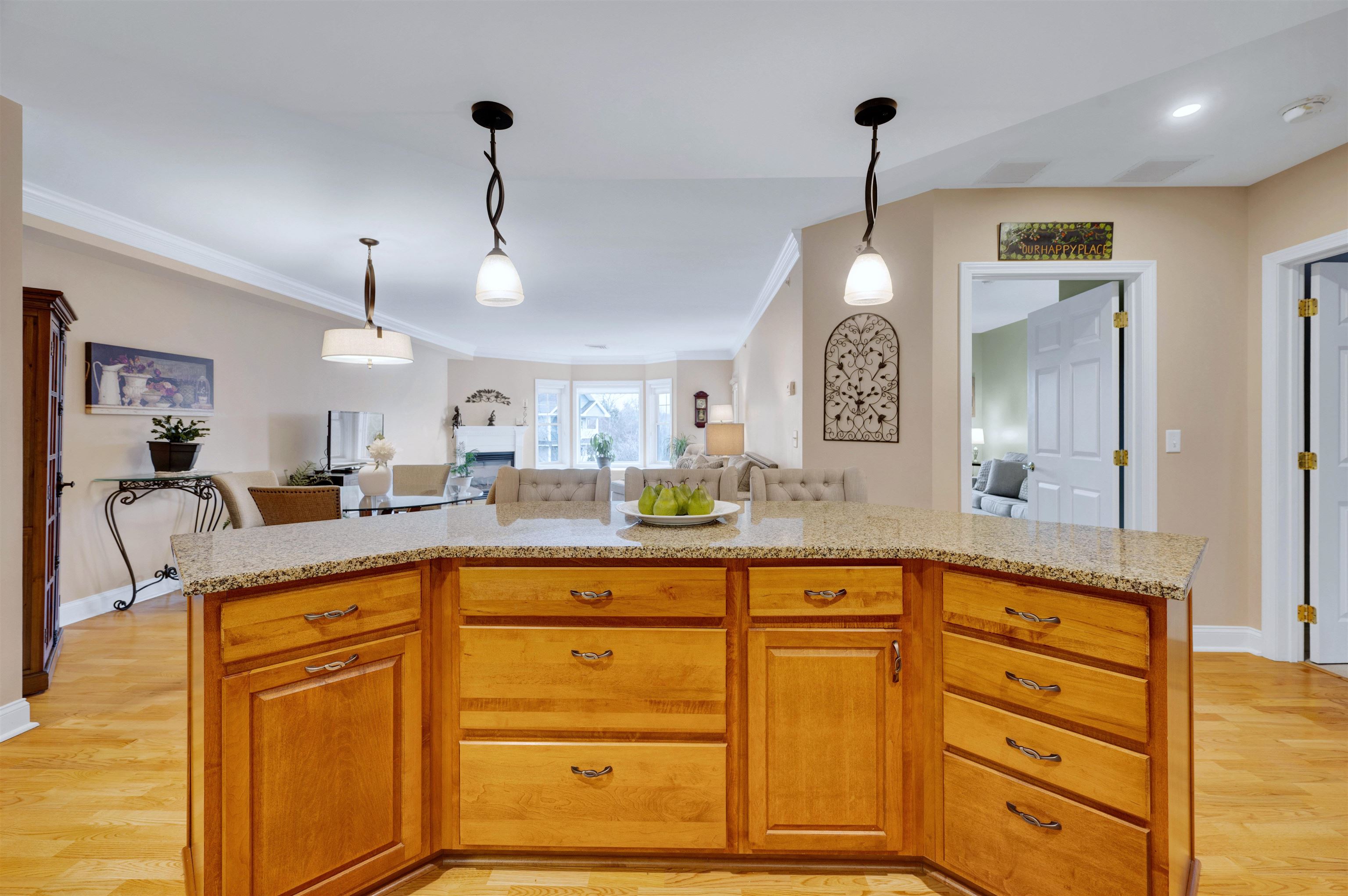 65 Hawthorne Drive Unit: 305