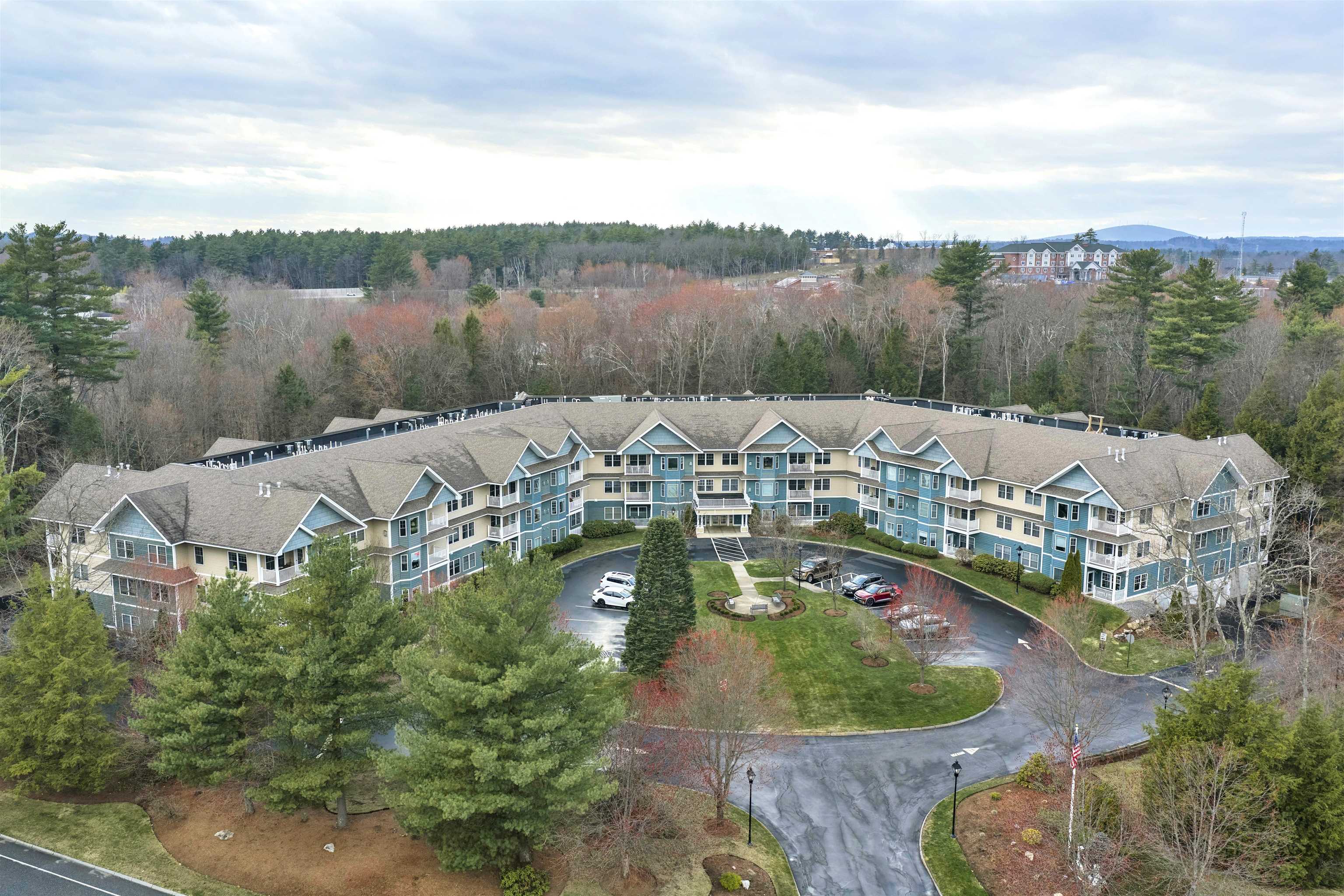 65 Hawthorne Drive Unit: 305
