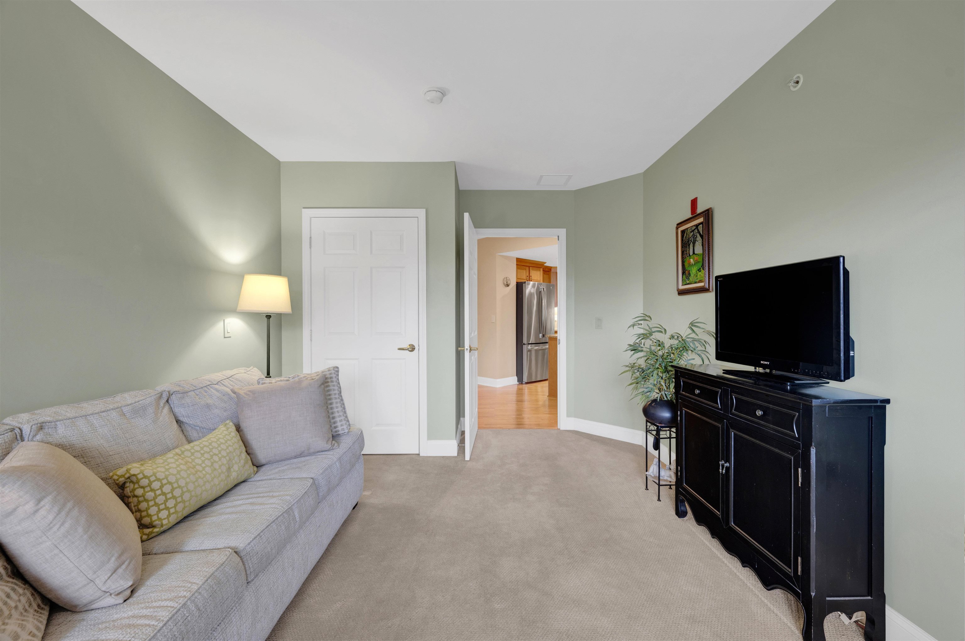 65 Hawthorne Drive Unit: 305