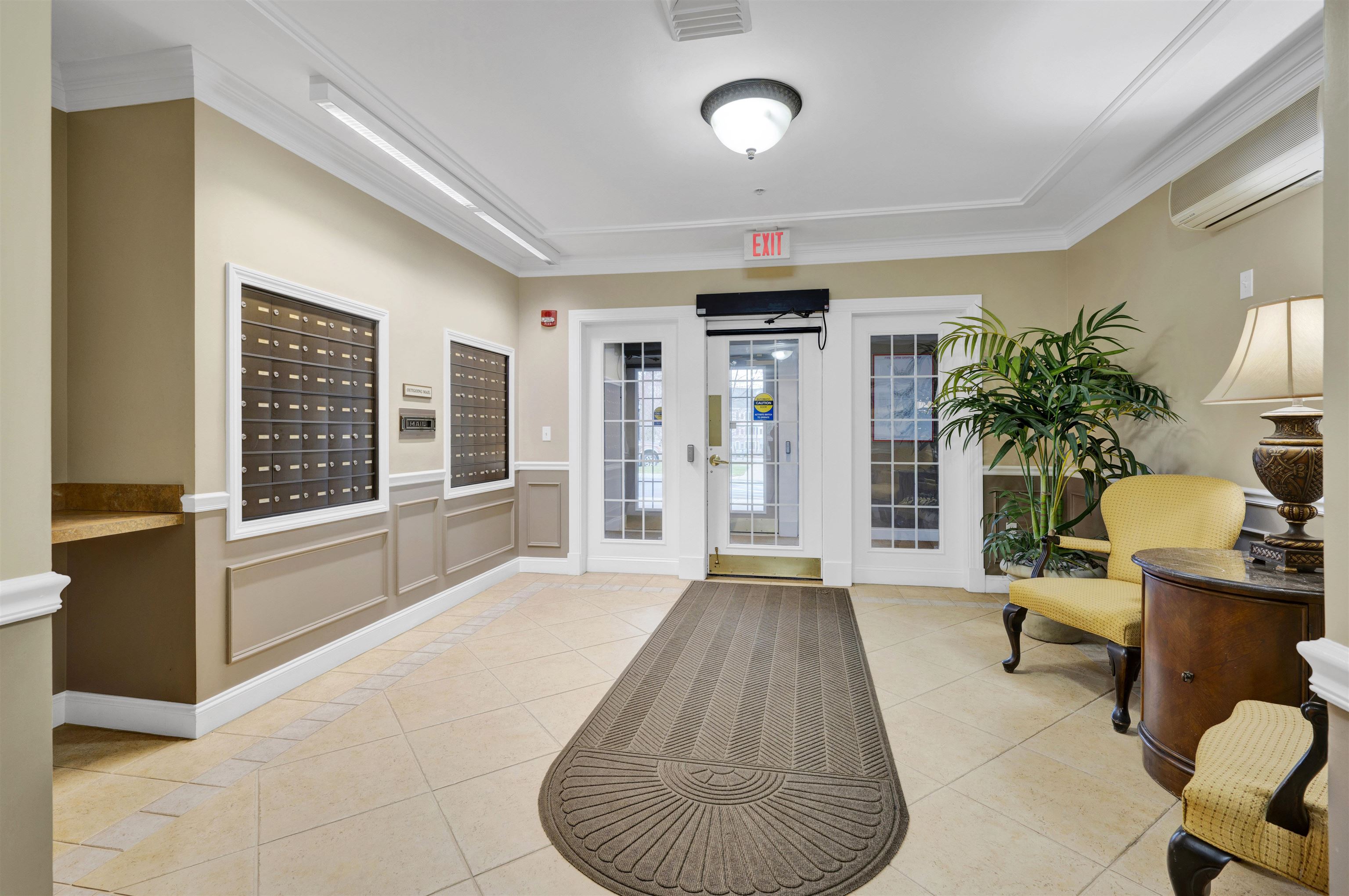 65 Hawthorne Drive Unit: 305