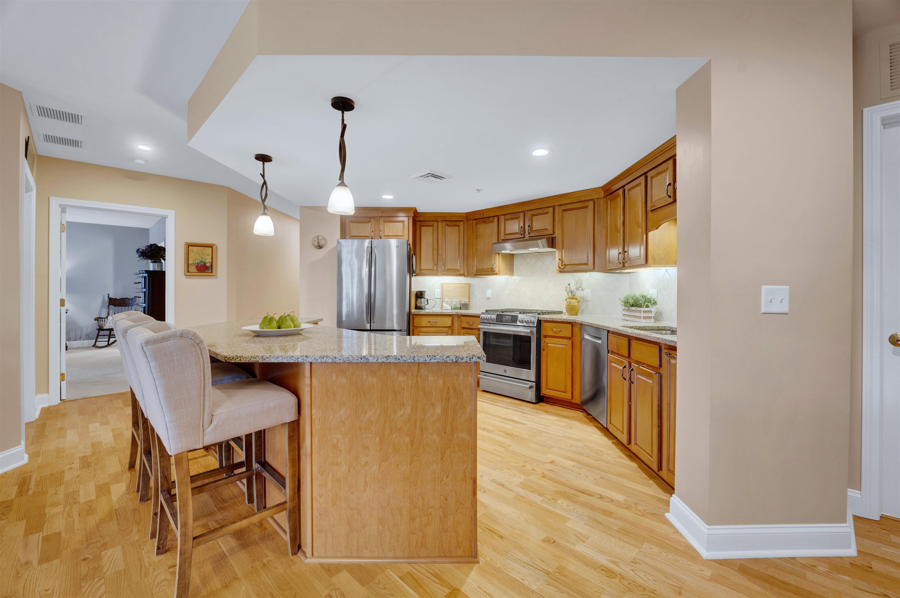 65 Hawthorne Drive Unit: 305