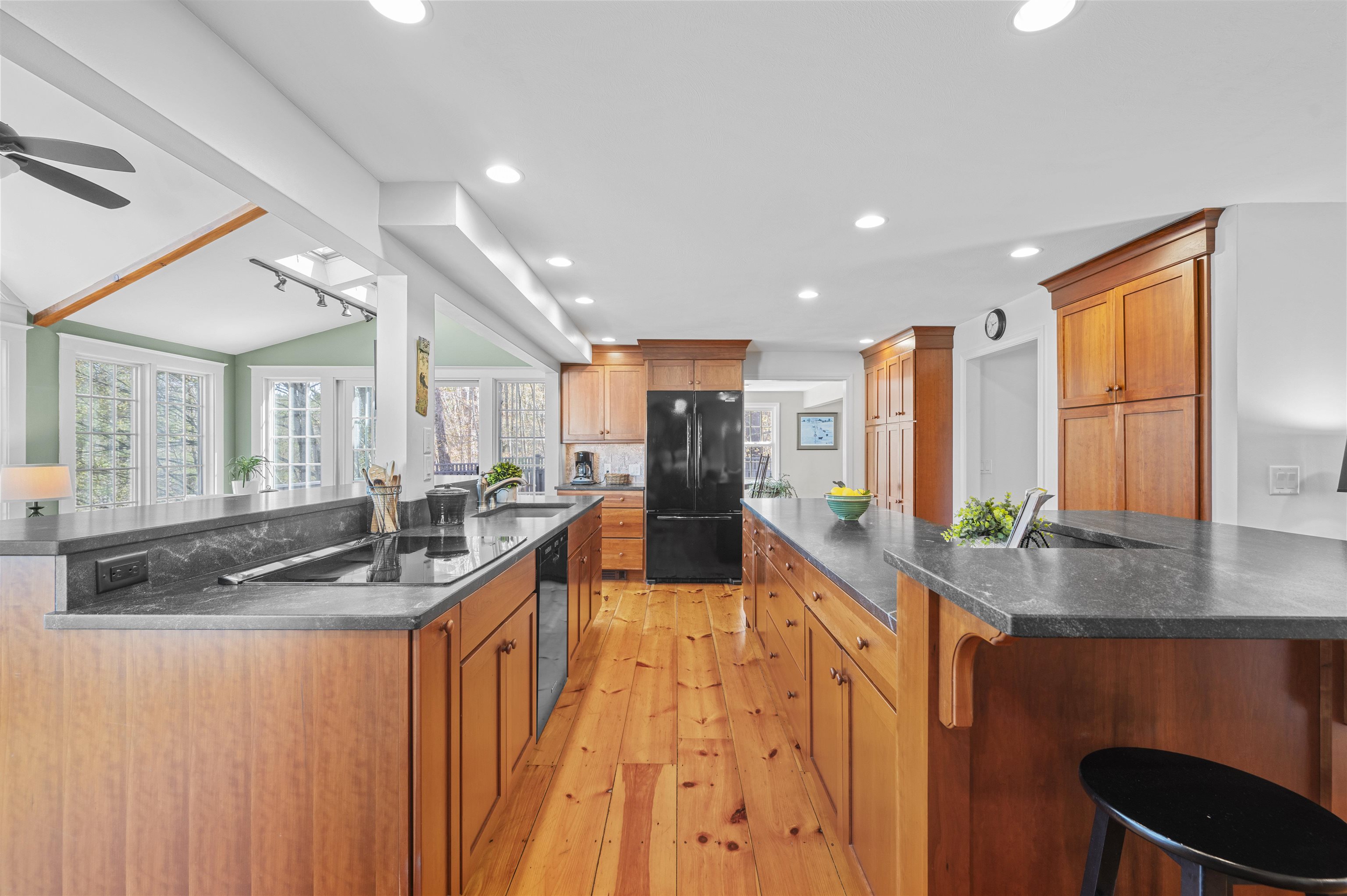 12 Candlewood Drive