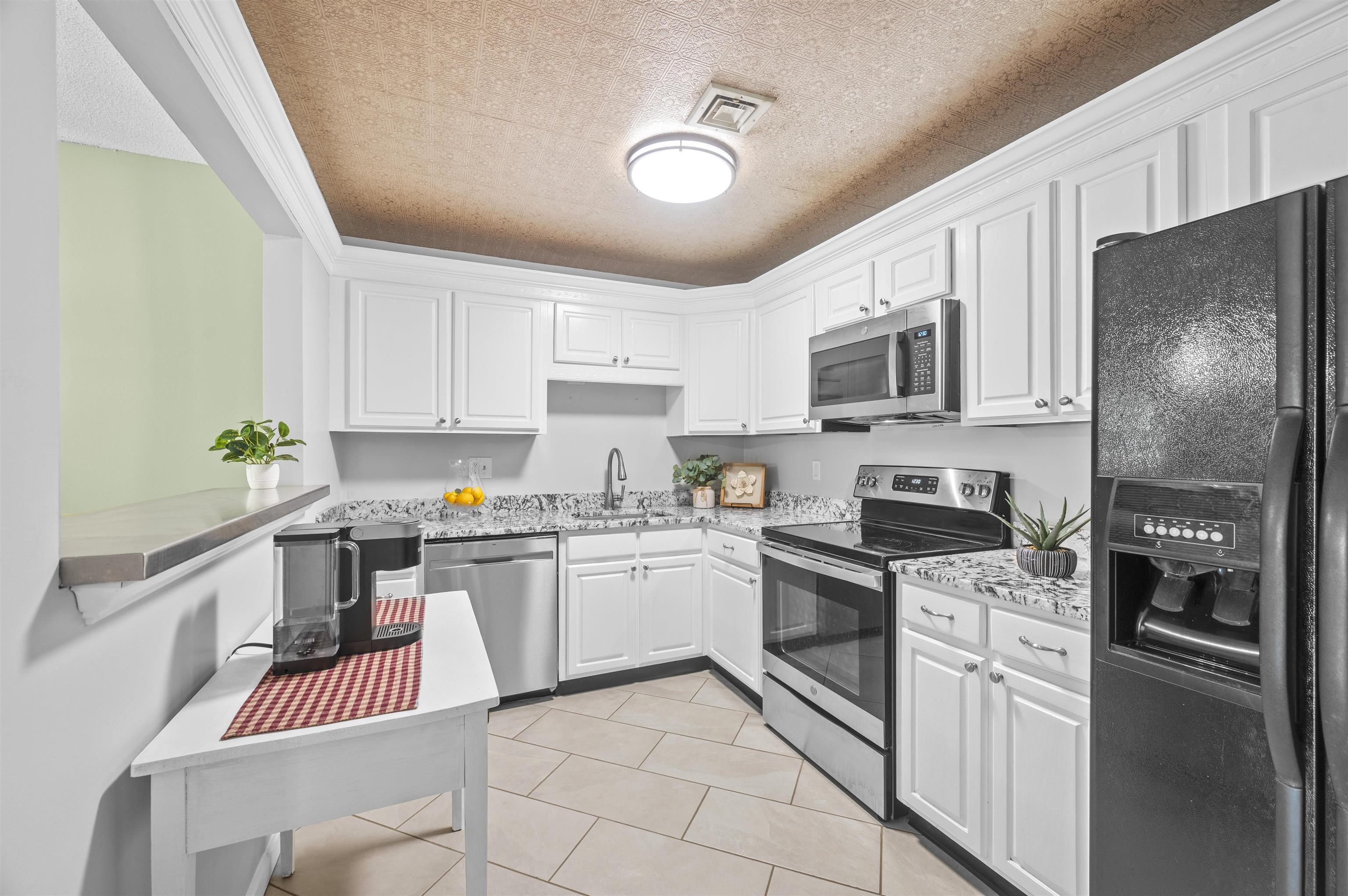 690 S Porter Street Unit: 31