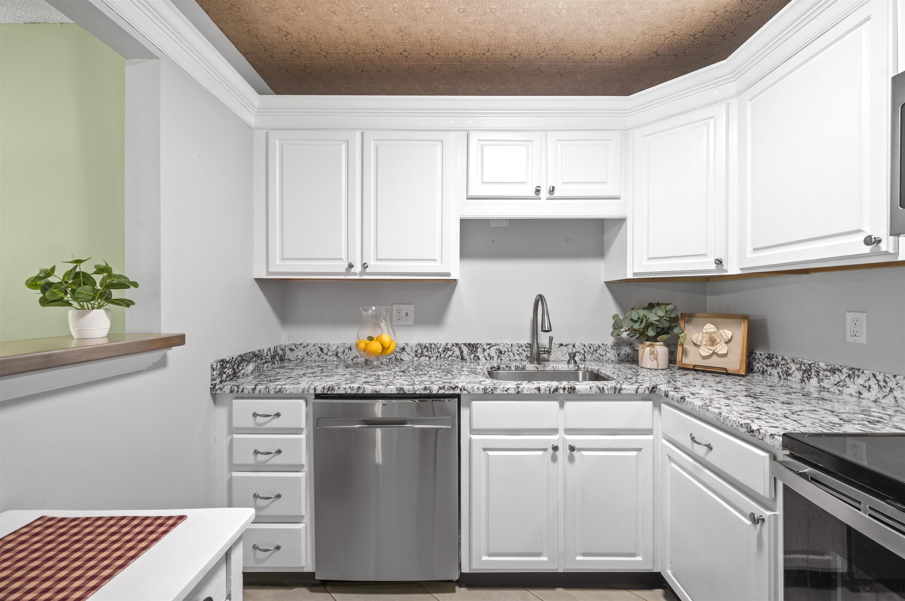 690 S Porter Street Unit: 31