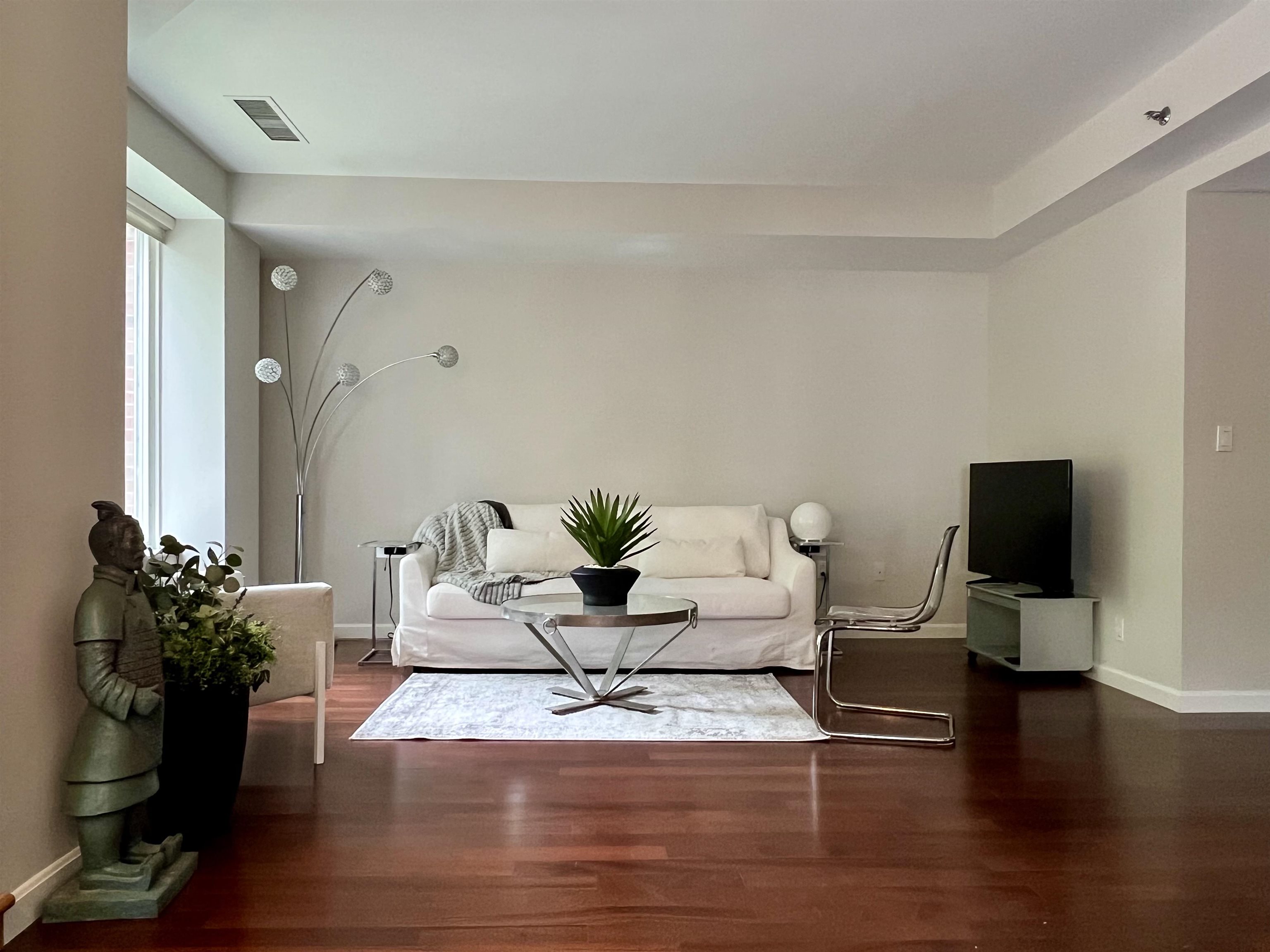 300 North River Road Unit: 112