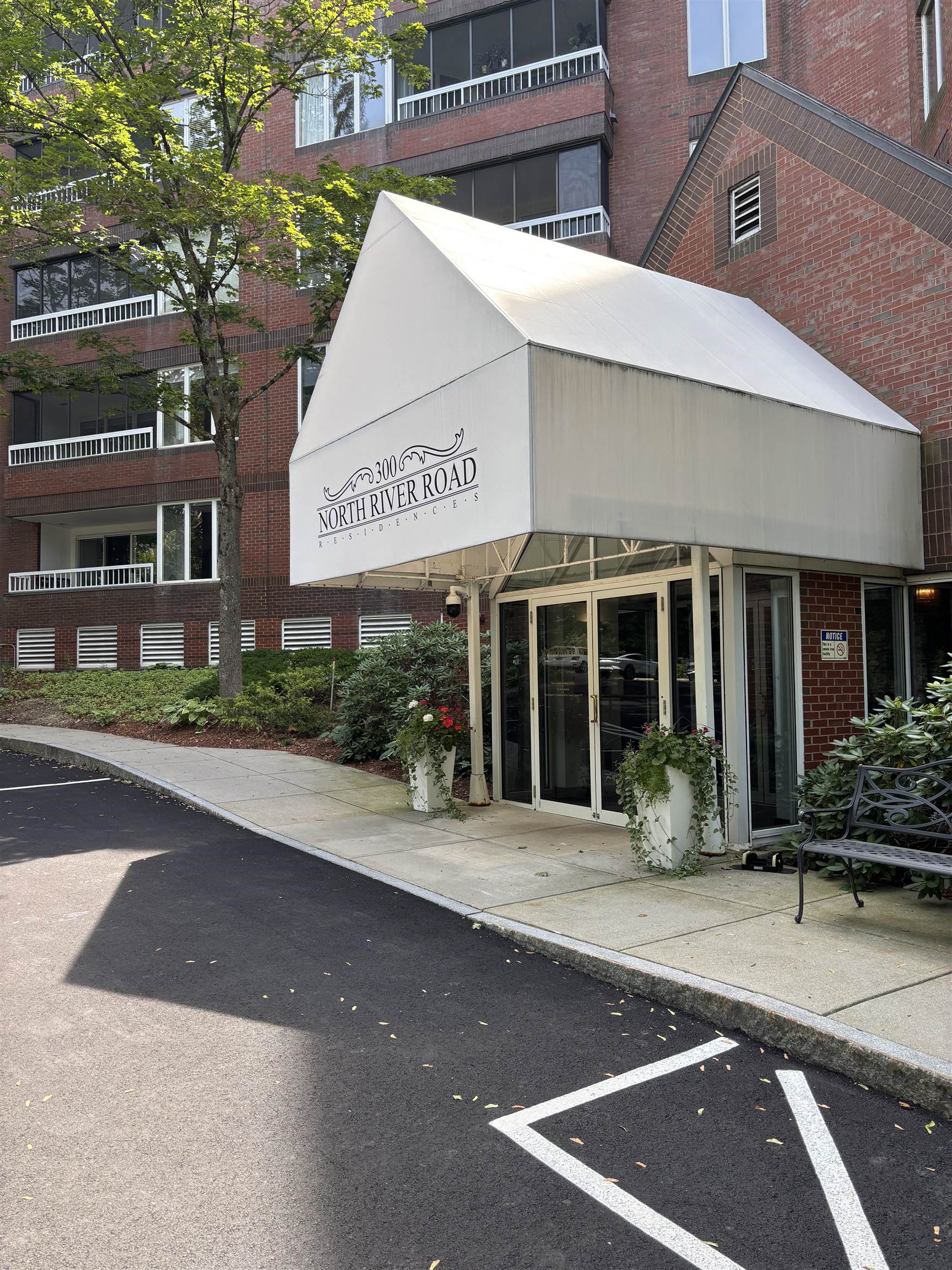 300 North River Road Unit: 112
