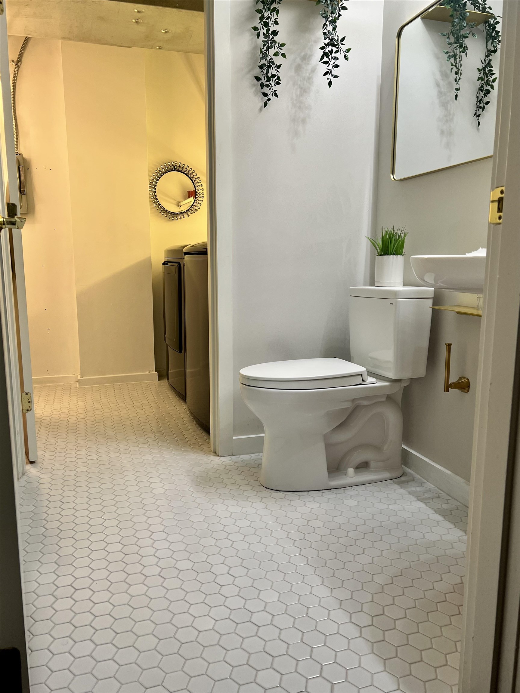 300 North River Road Unit: 112
