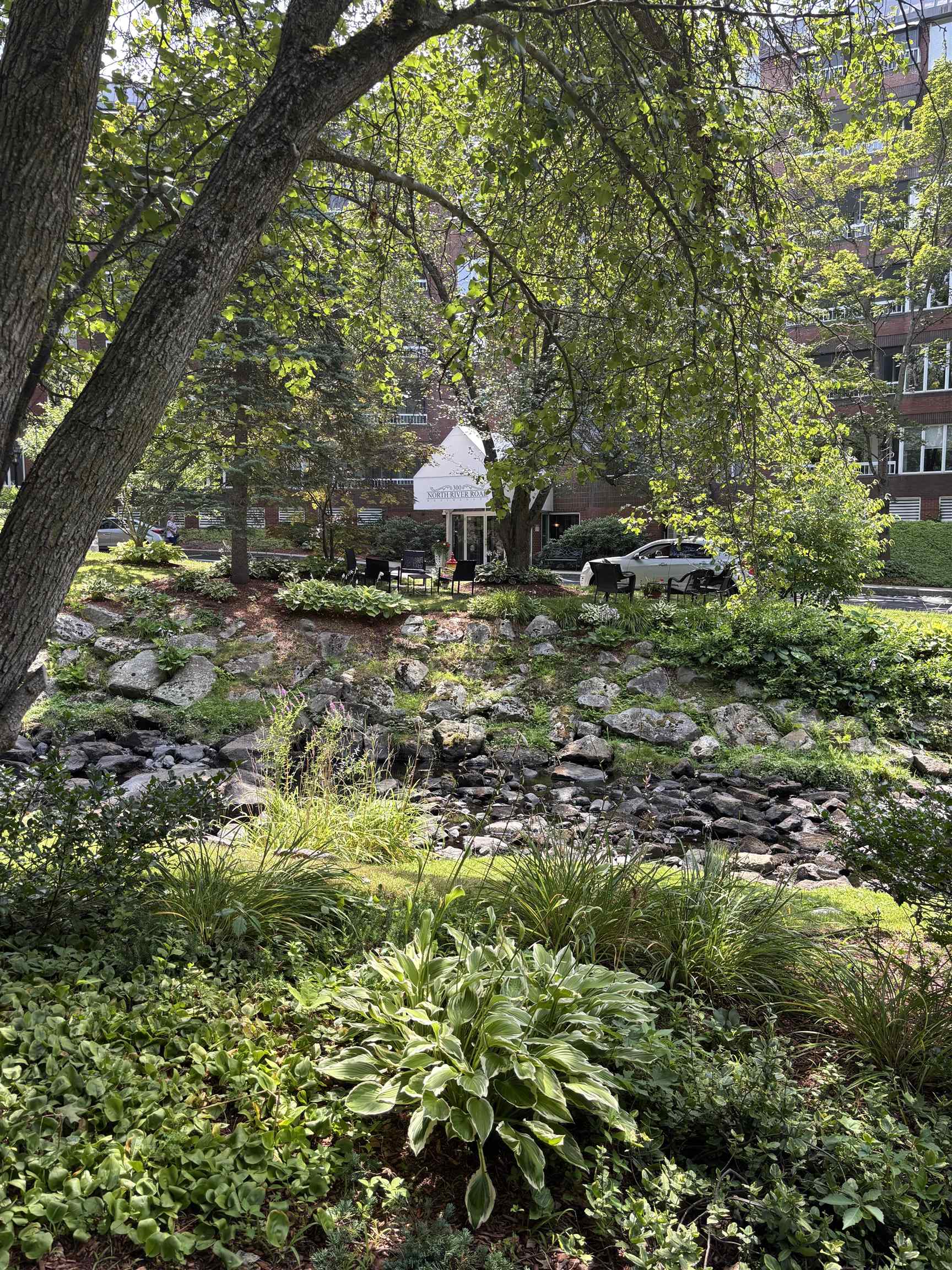 300 North River Road Unit: 112