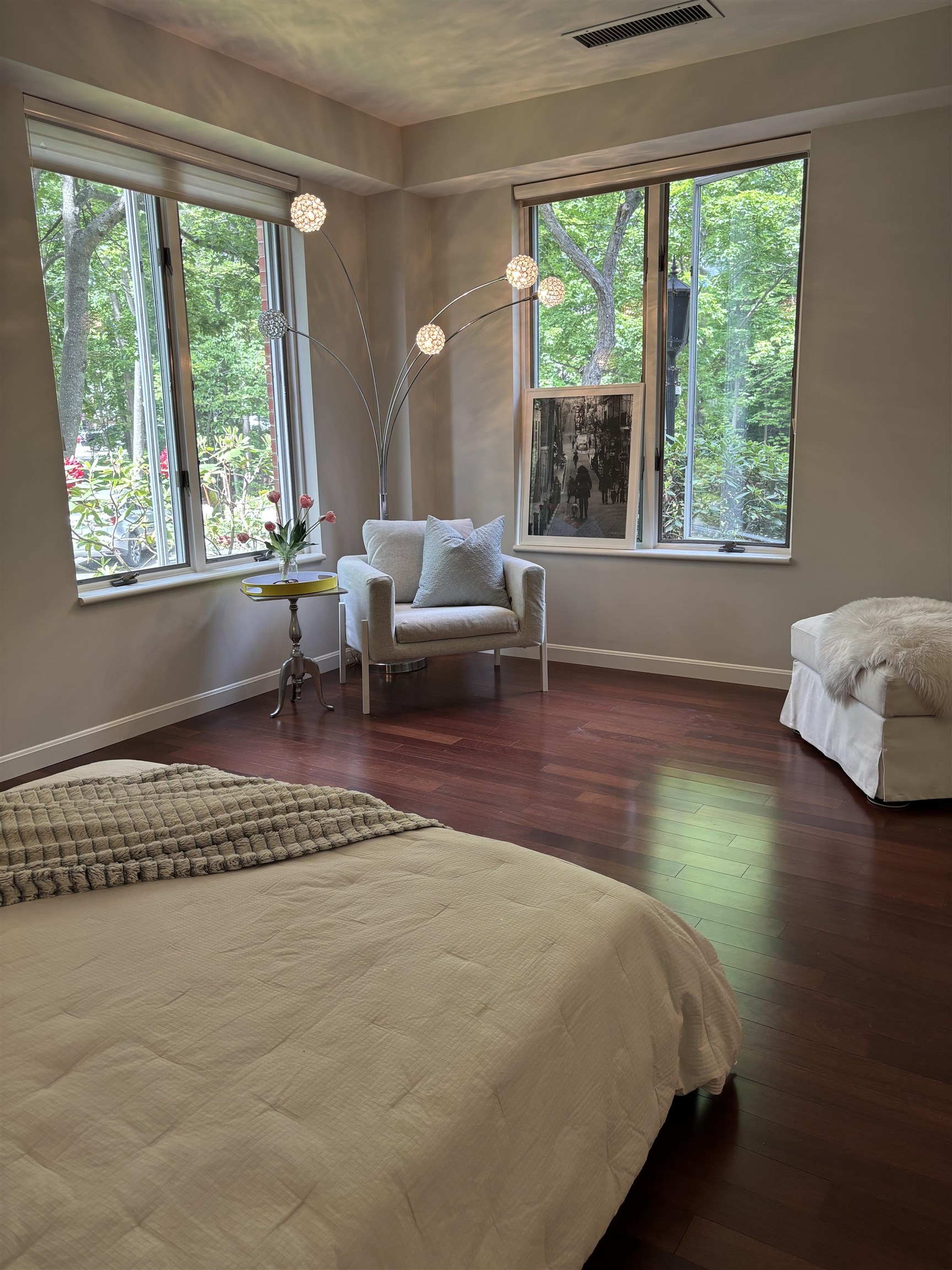 300 North River Road Unit: 112