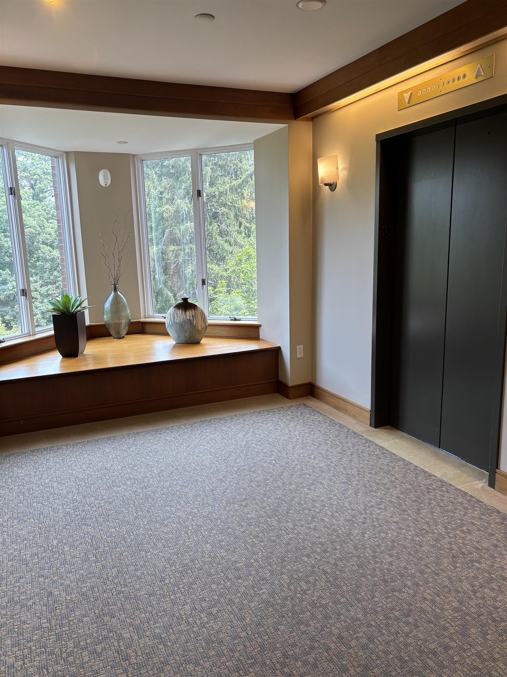 300 North River Road Unit: 112