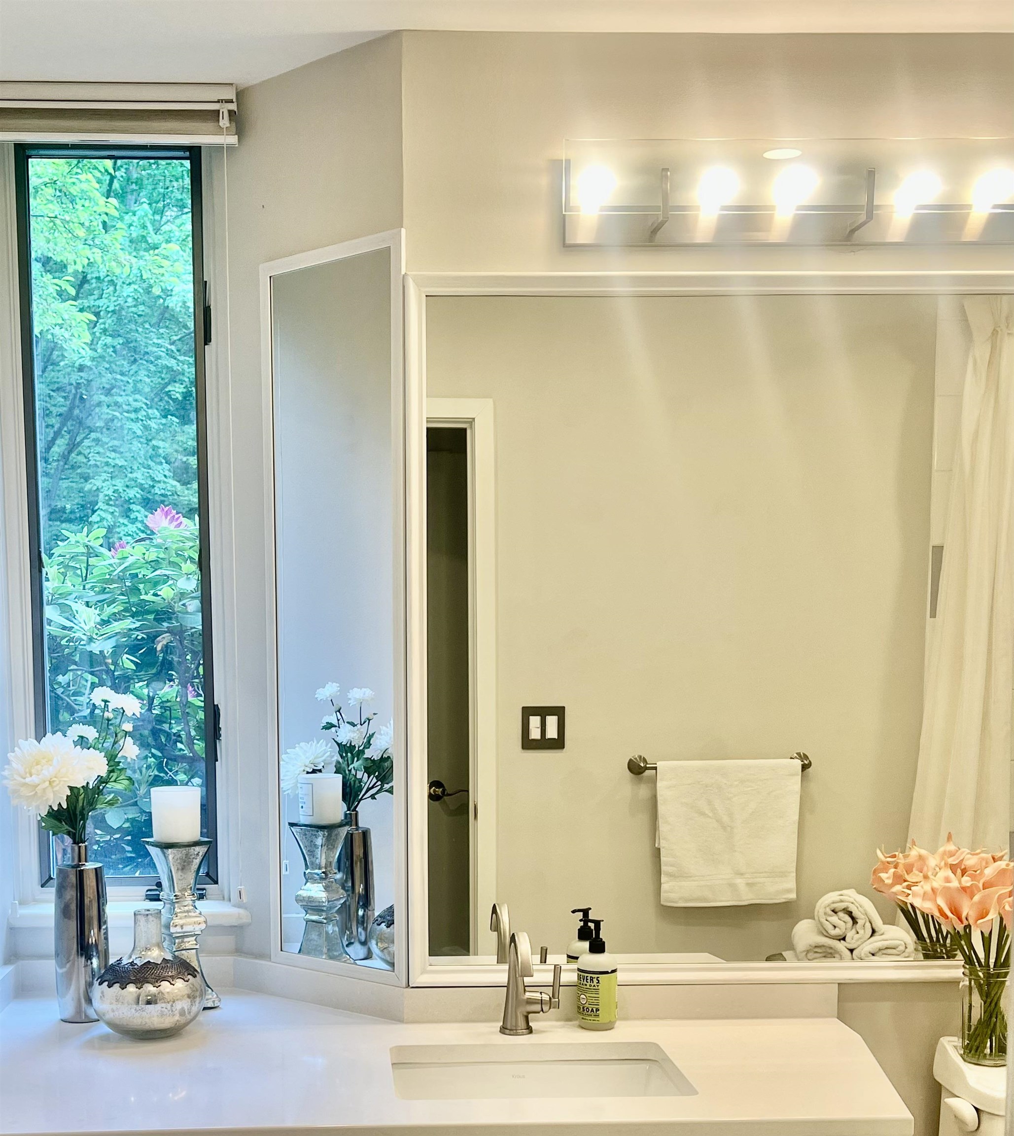300 North River Road Unit: 112