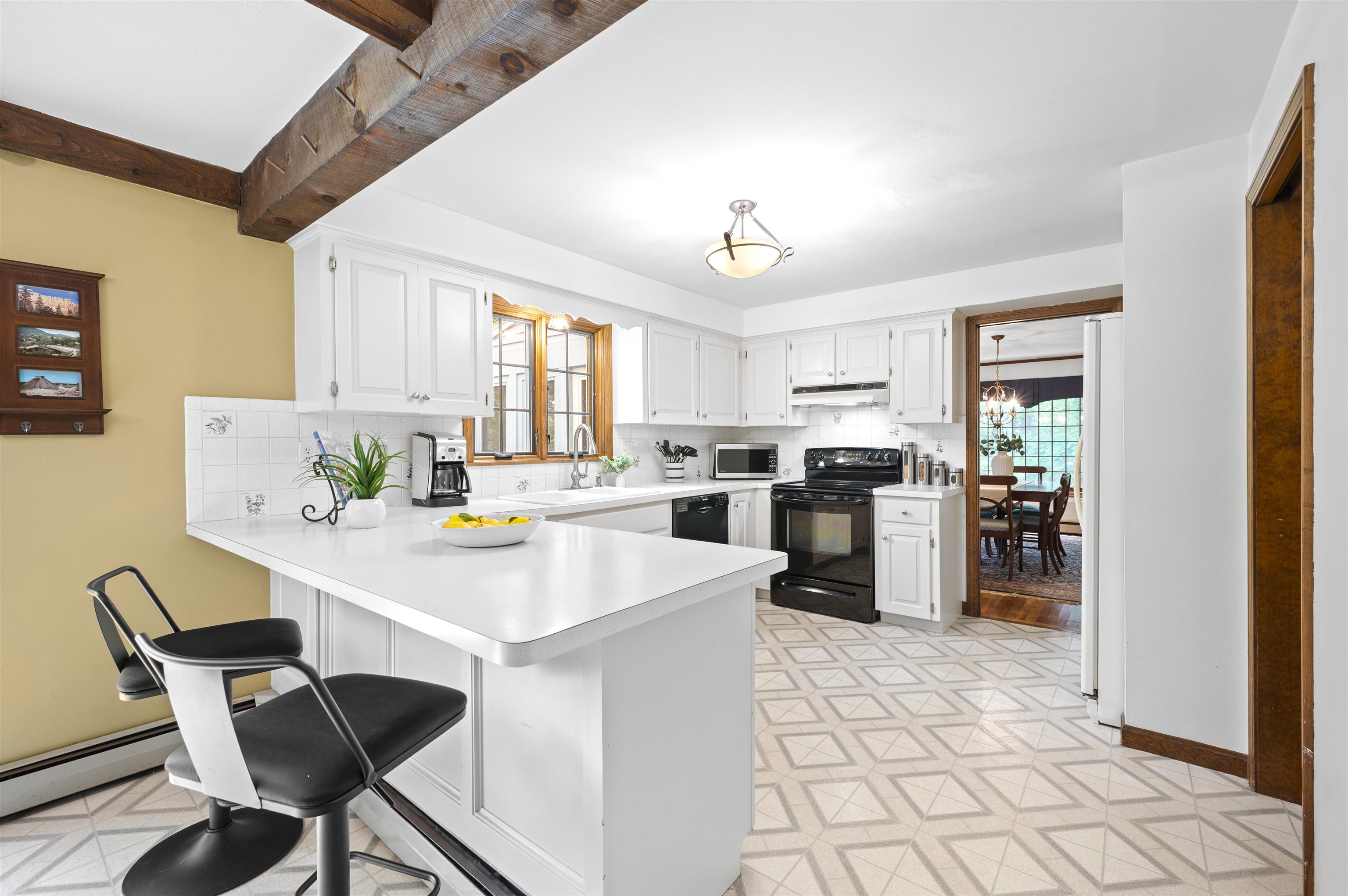 10 Candlewood Drive